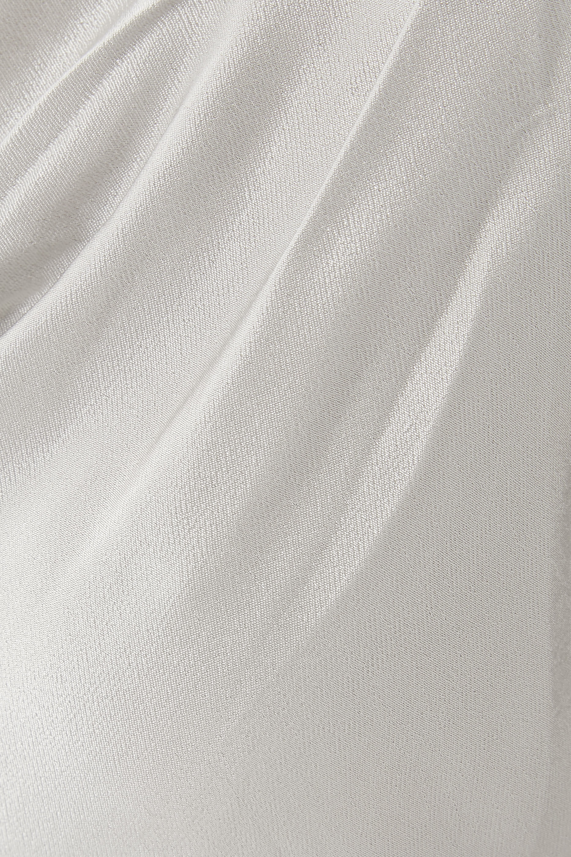 فستان صوفيا قصير بأكمام طويلة وتصميم غير متماثل