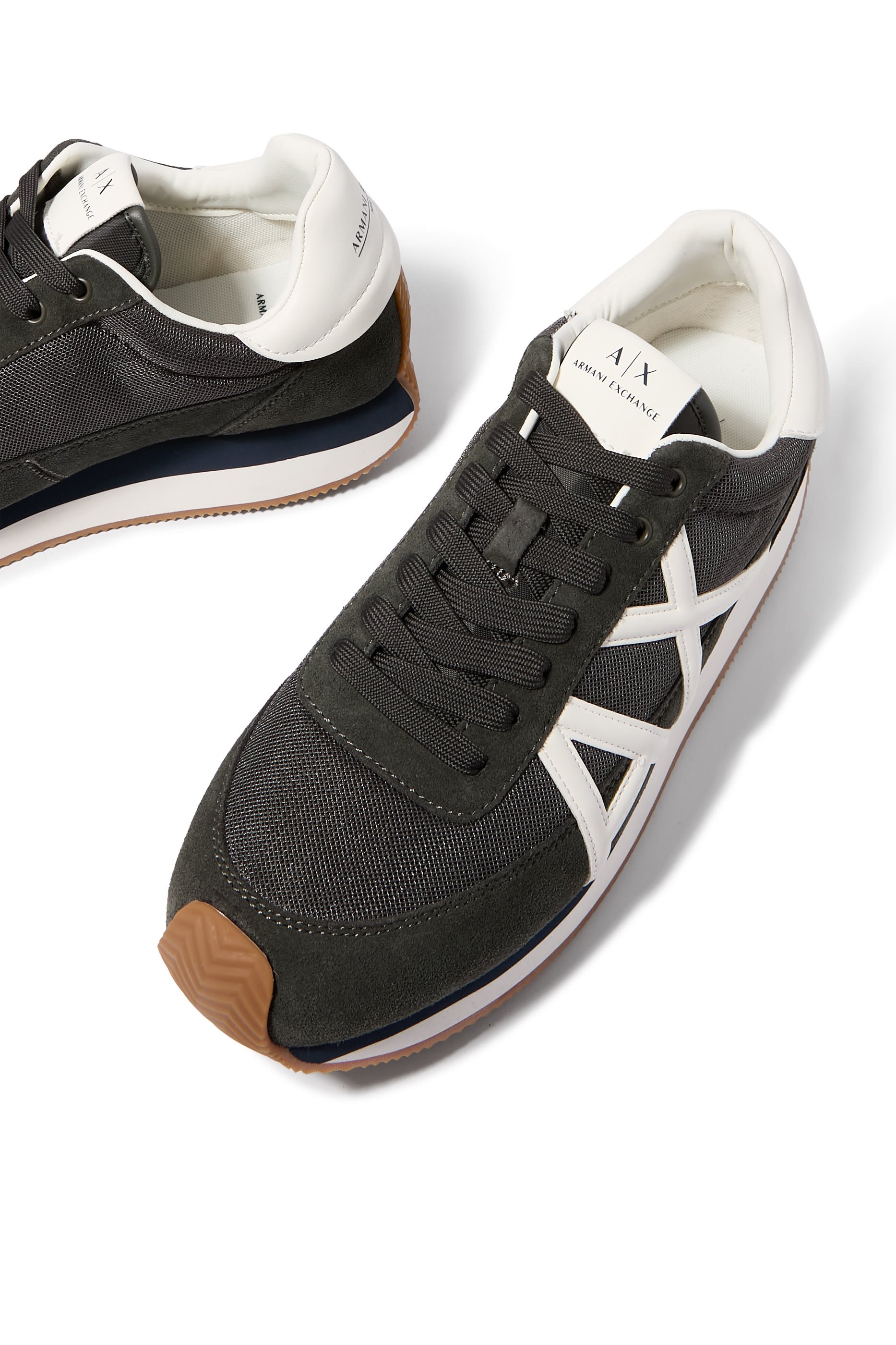 سنيكرز رويال بكاحل منخفض وشعار الماركة