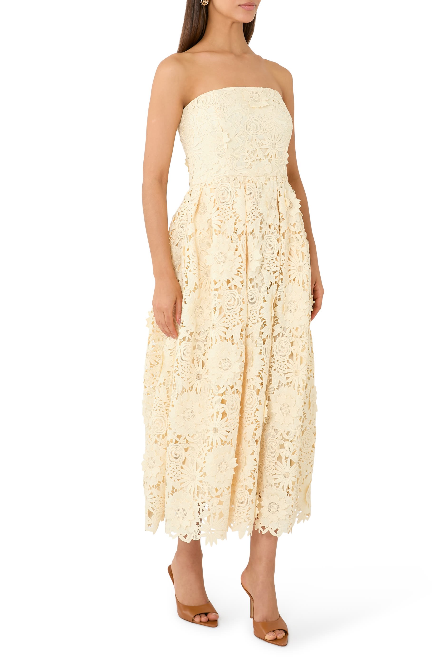 فستان بقصة واسعة متوسطة الطول دانتيل بارز الملمس