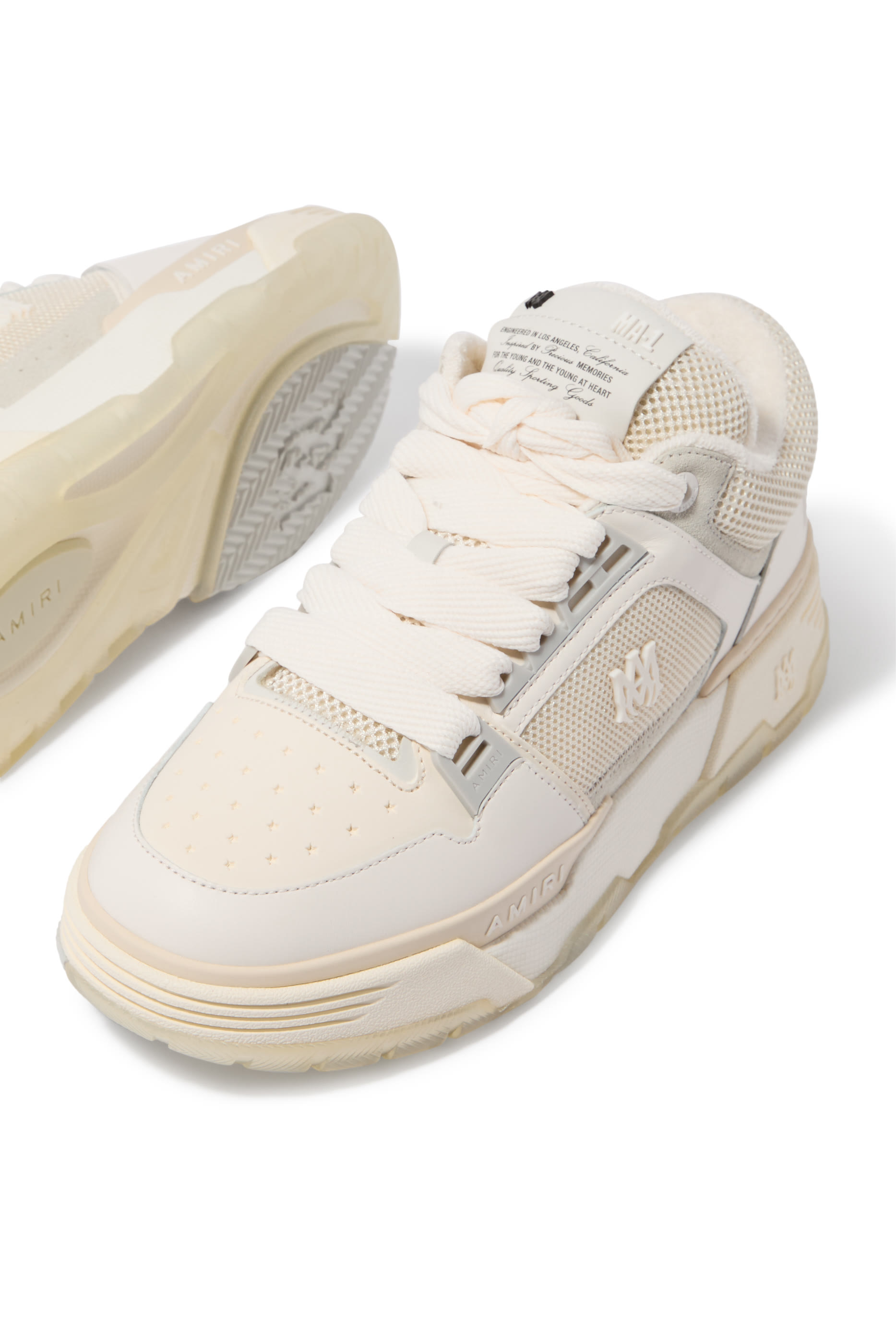 سنيكرز ام ايه-1 بأجزاء من جلد