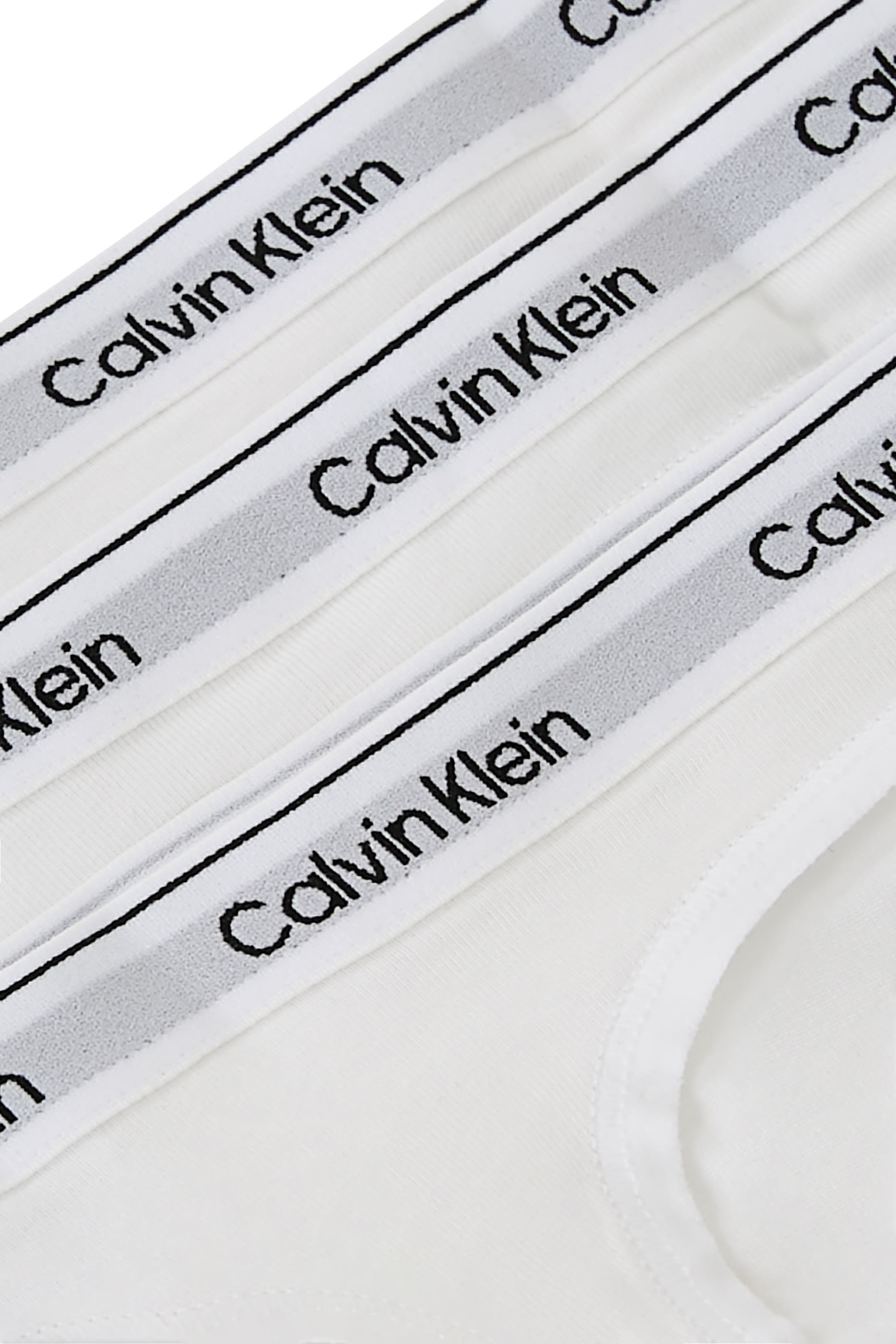 طقم ثونغ مزين بشعار الماركة 3 قطع