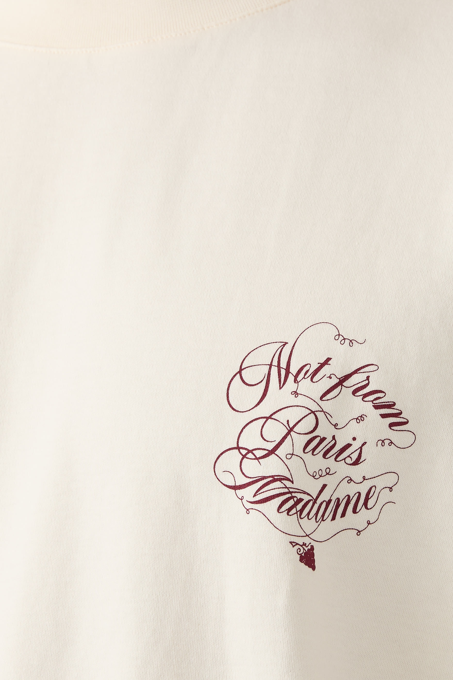 تيشيرت بشعار فاينز