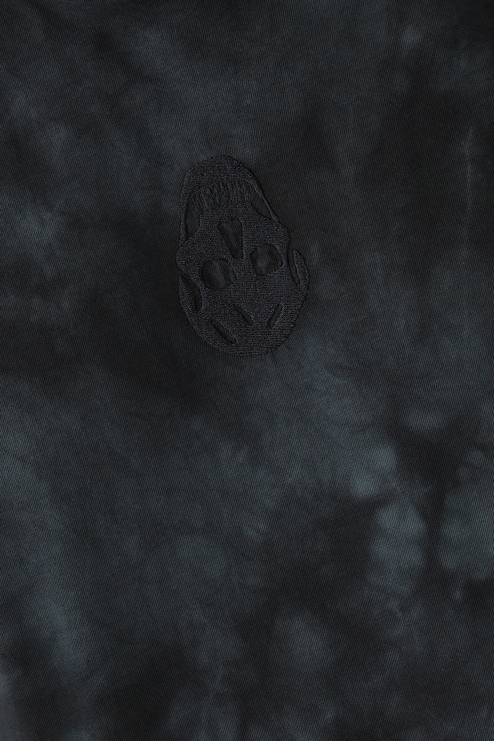 تيشيرت بلون باهت