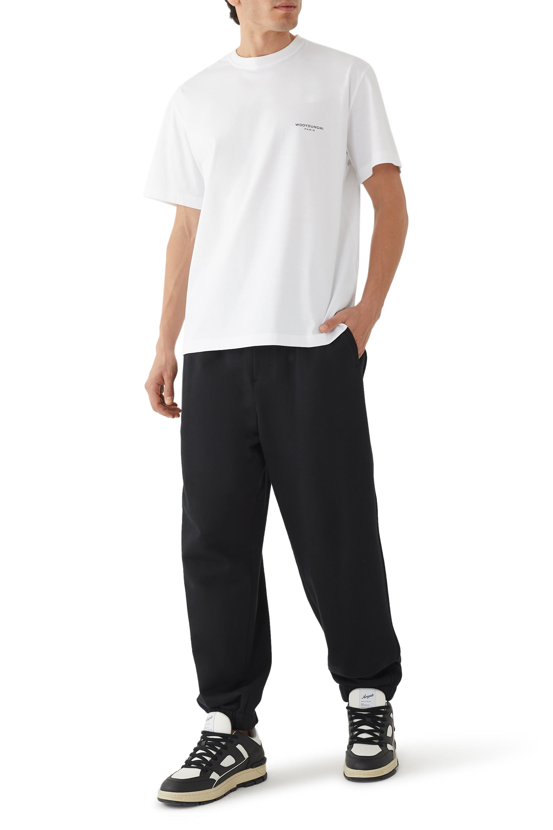 تيشيرت بطبعات شعار الماركة