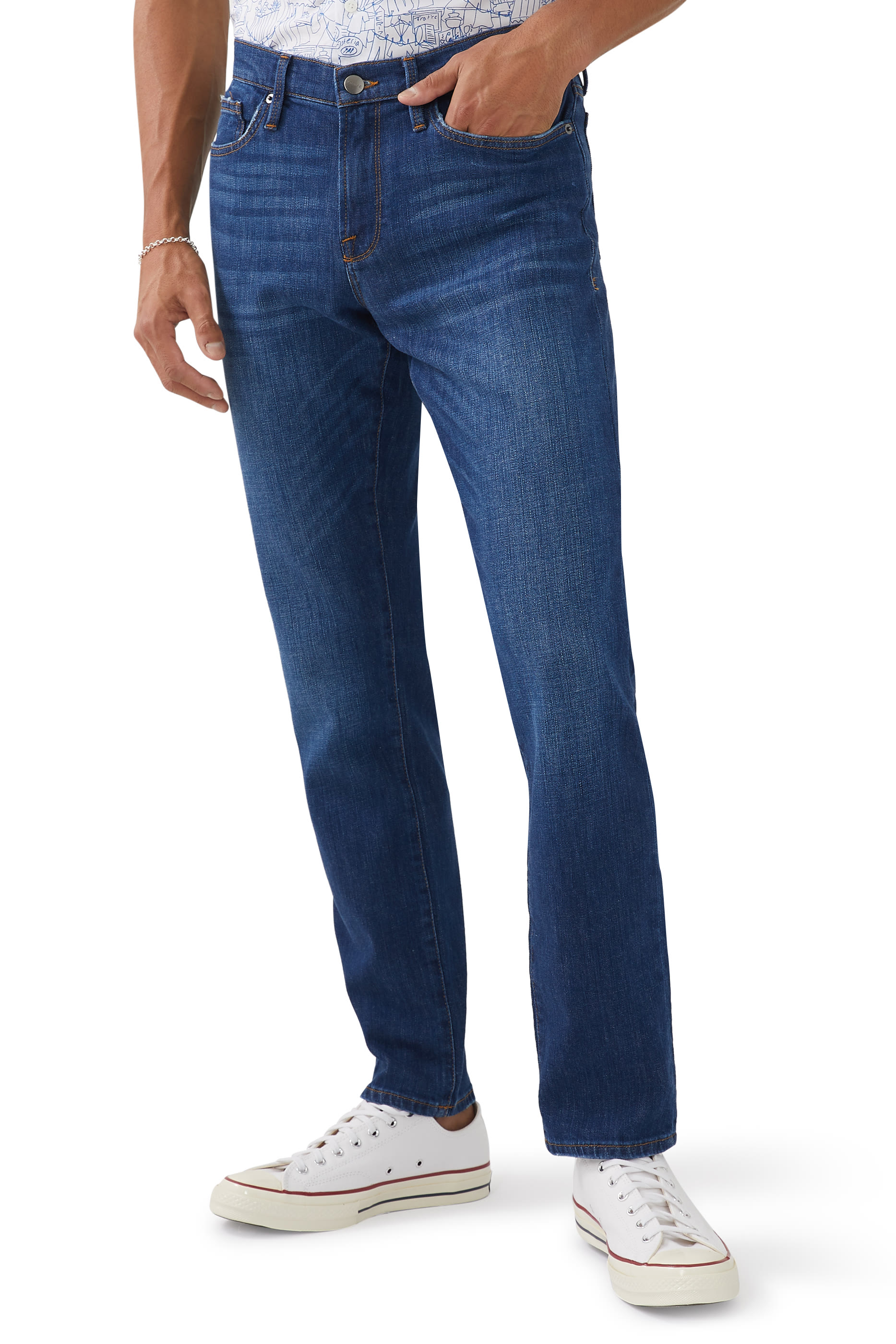 بنطال جينز لوم بقصة ضيقة