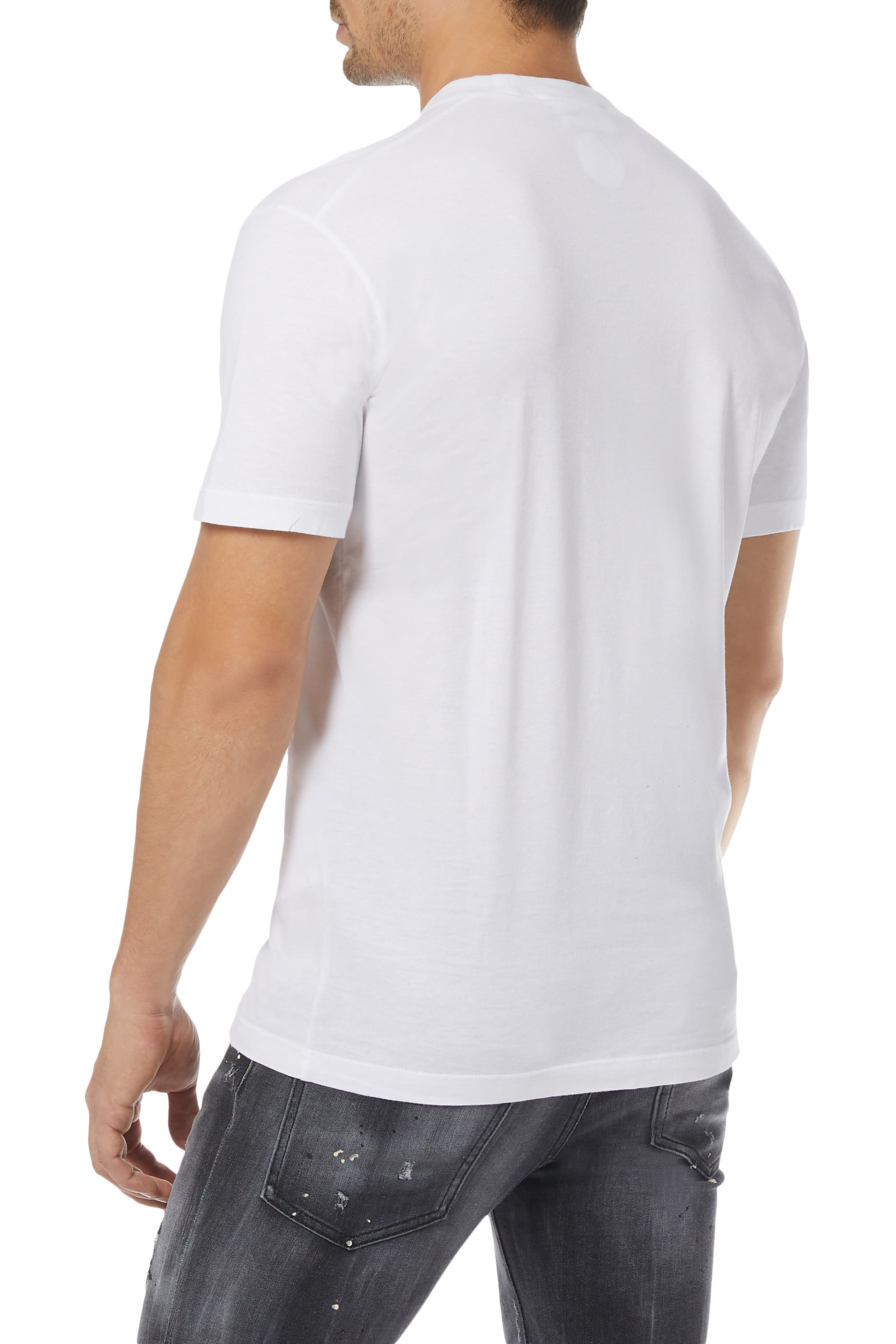 تيشيرت بطبعة شعار الماركة بحجم صغير