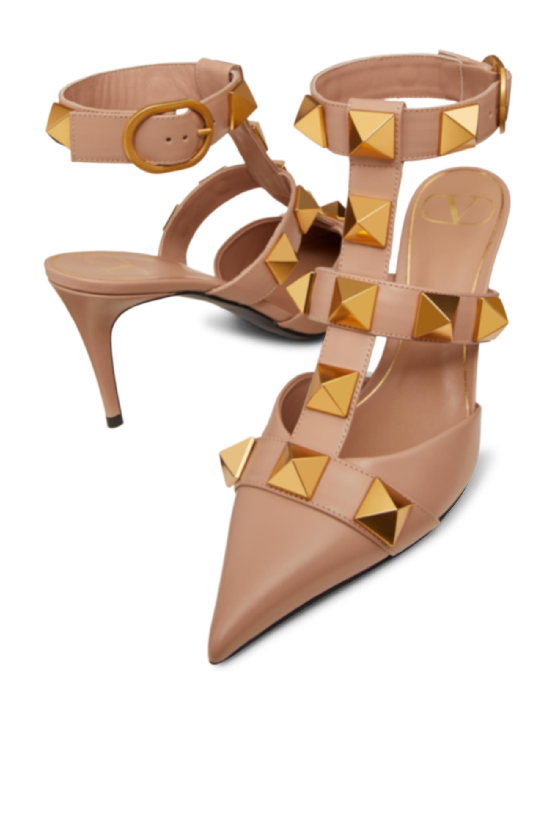 حذاء كلاسيك رومان مرصع بحلي هرمية