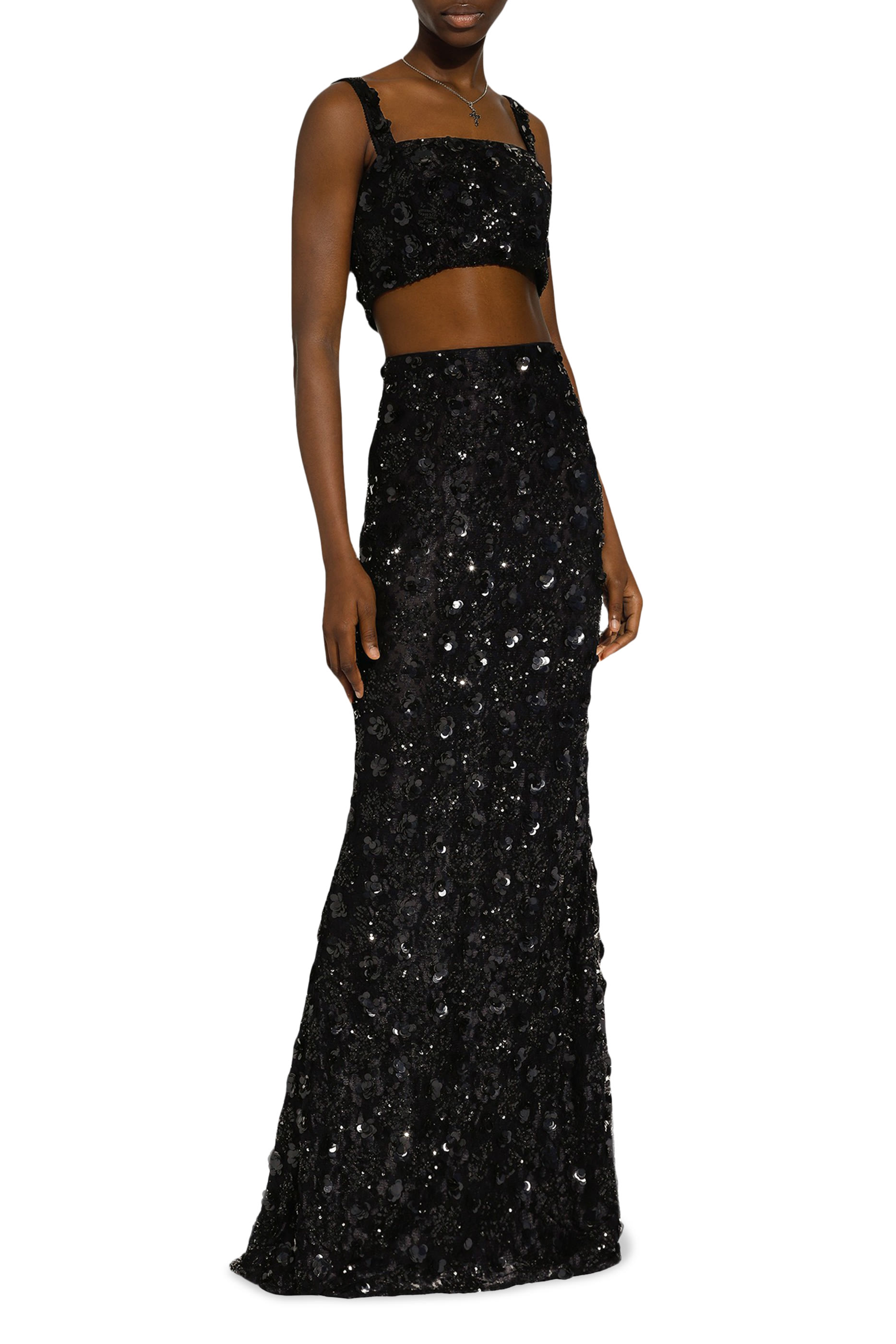 بلوزة براليت مزينة بترتر