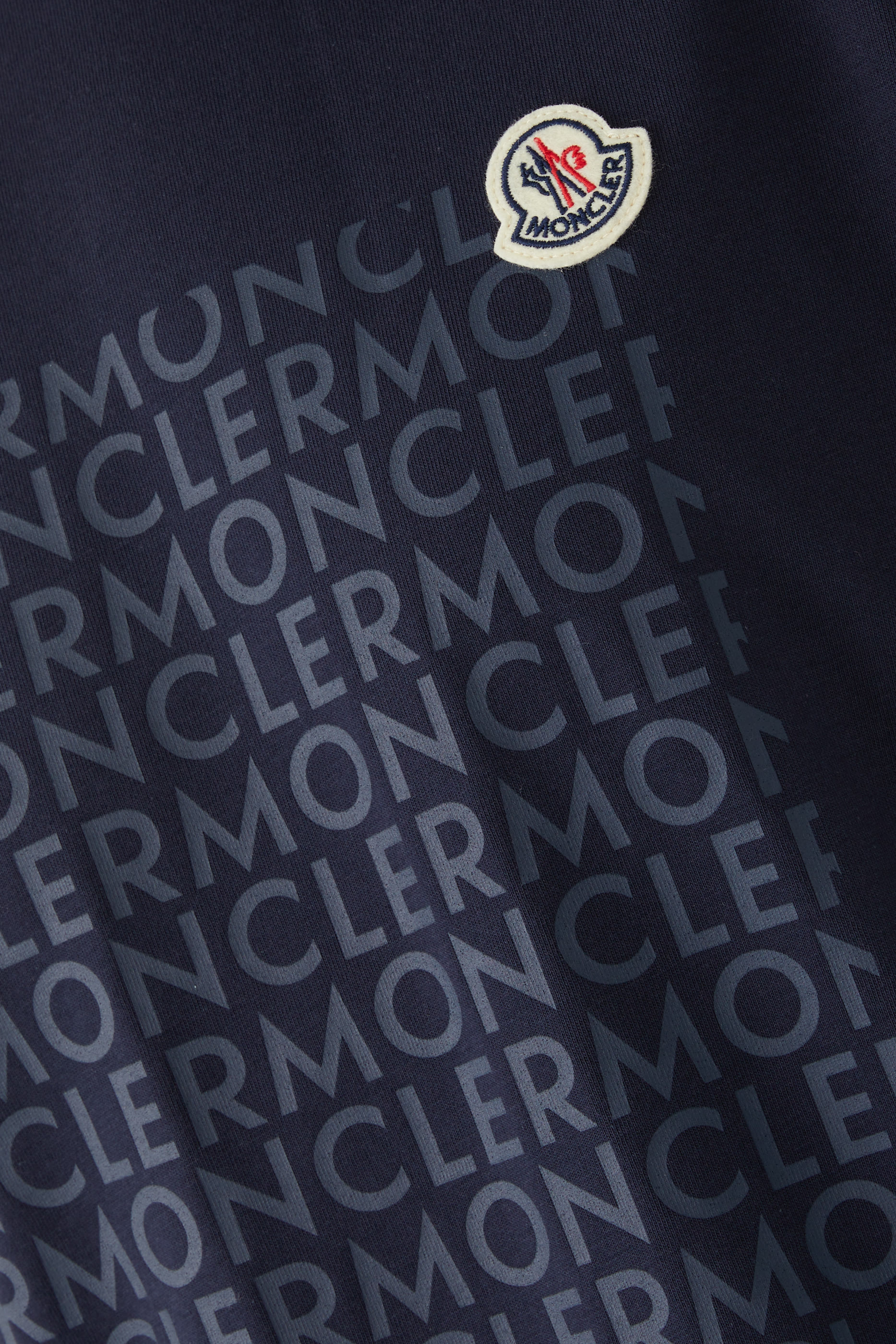 تيشيرت بنقشة شعار الماركة