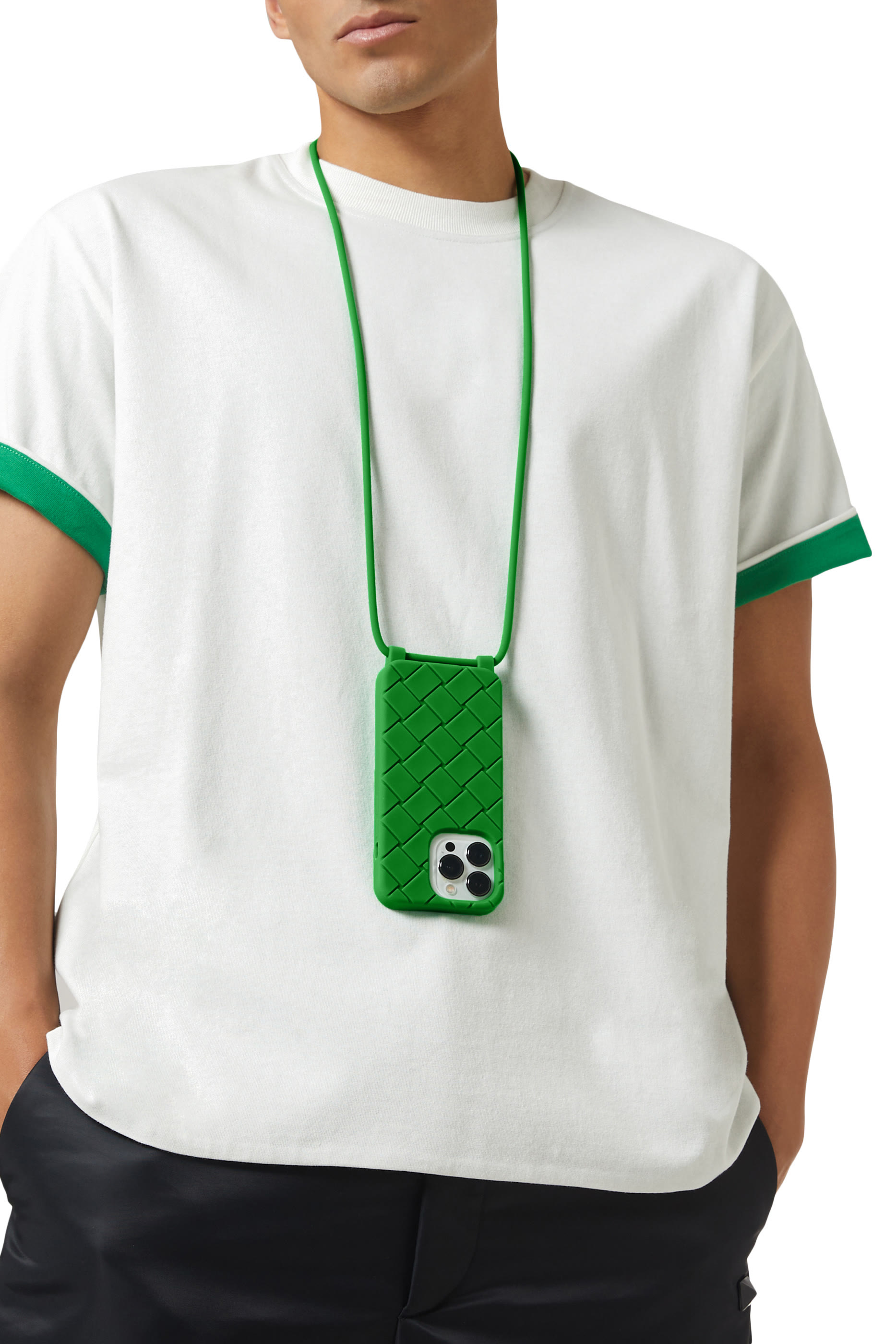 حافظة هاتف آيفون 14 برو بتصميم مجدول بحمالة