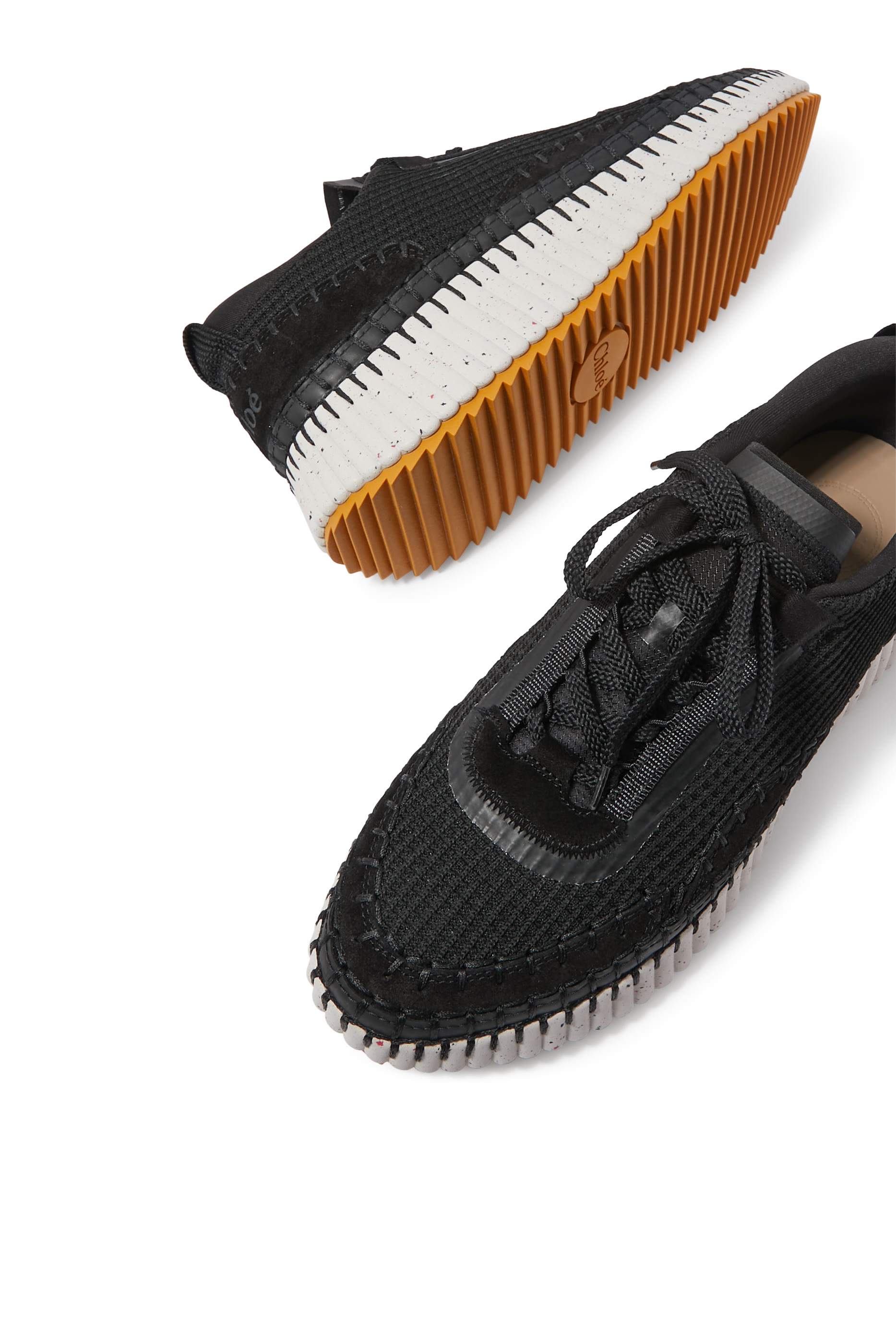 سنيكرز ناما