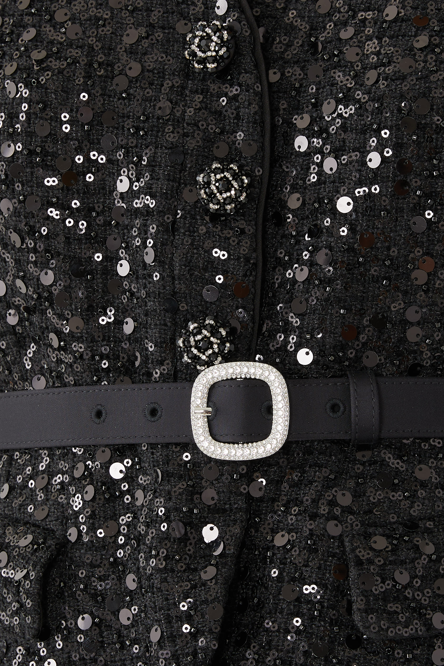 فستان بوكليه طويل مزين بترتر