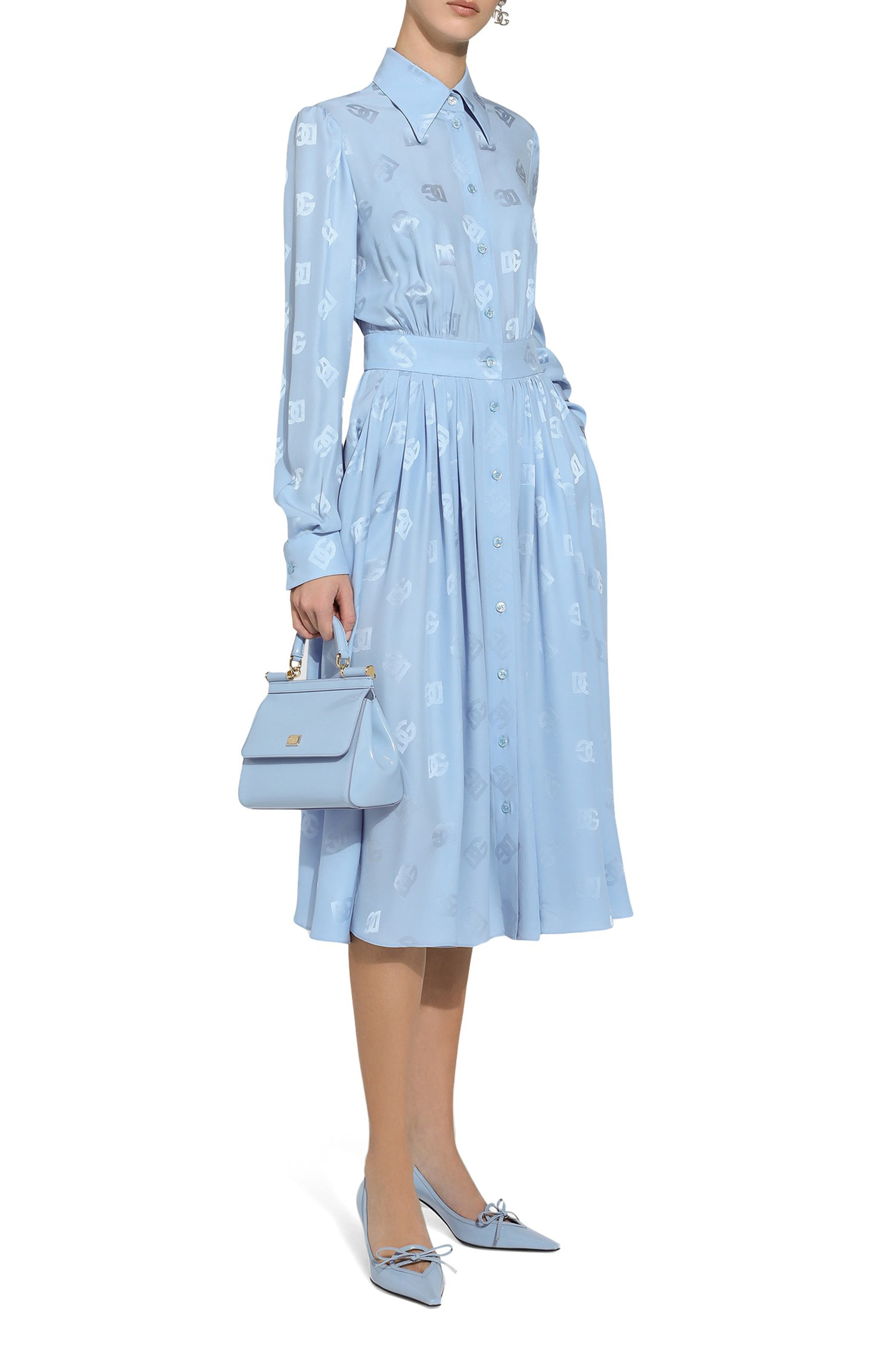 فستان بتصميم قميص بشعار الماركة بلمسة جاكار حرير ستان