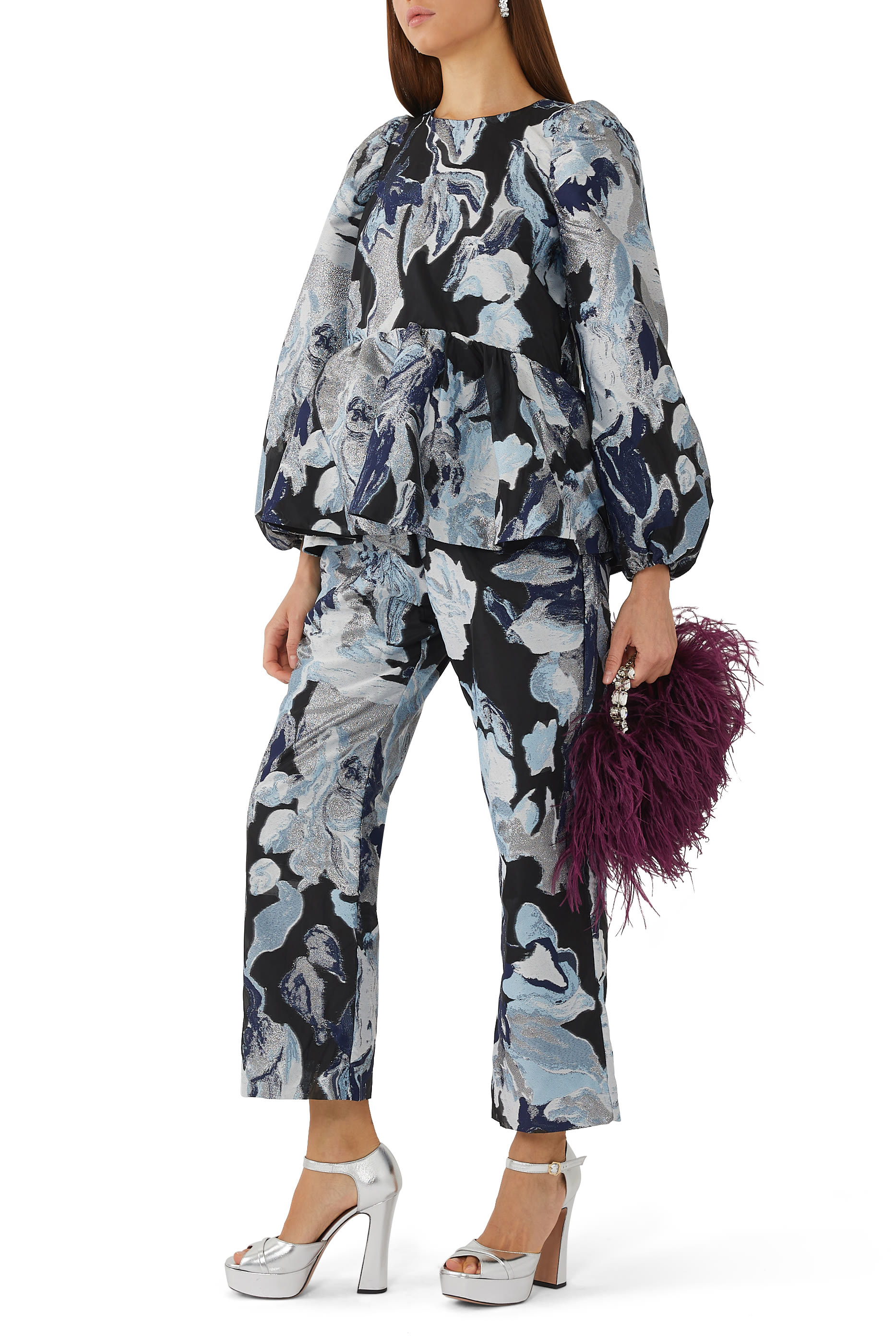 بنطال إسراء بقصة قصيرة