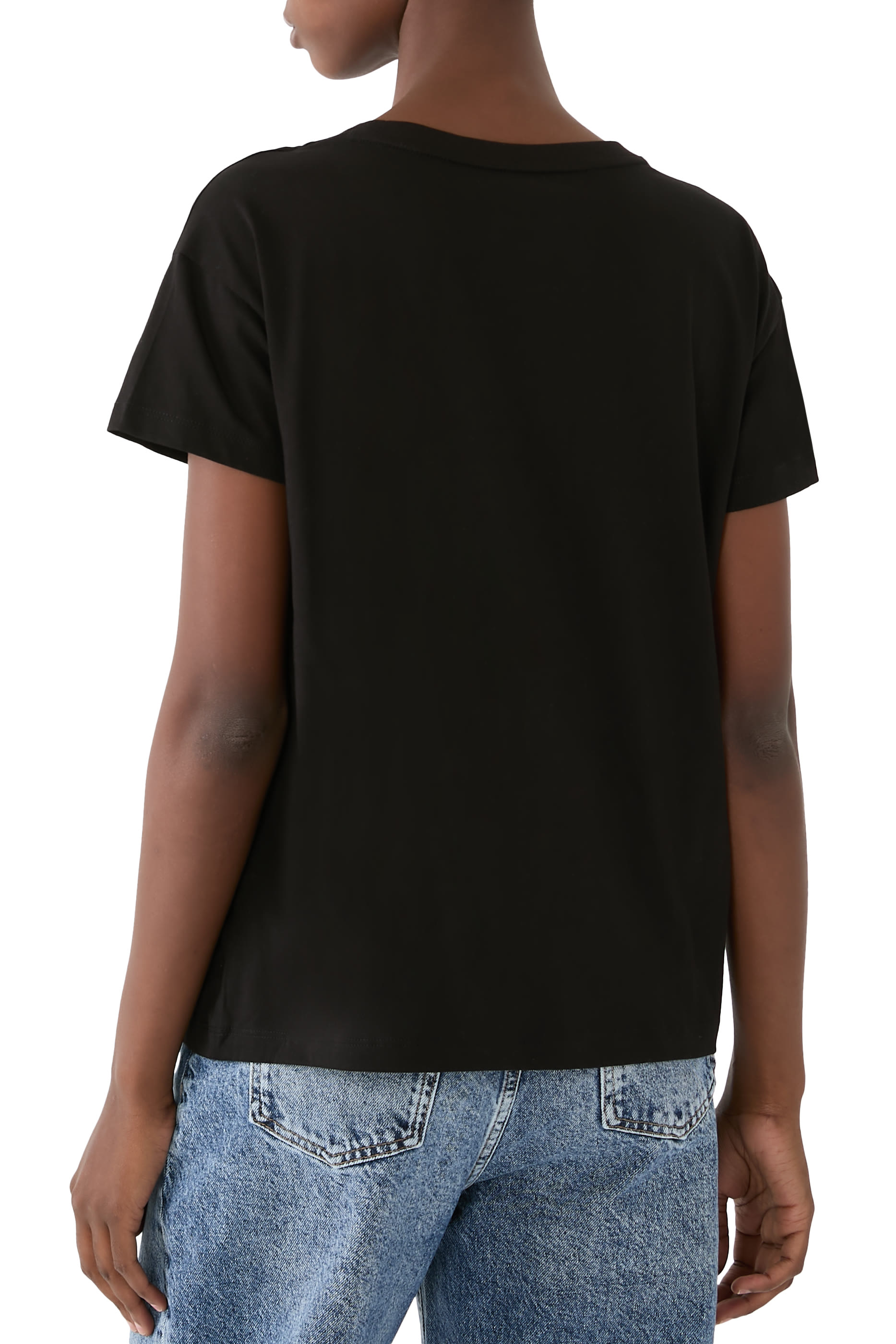 تيشيرت بشعار الماركة