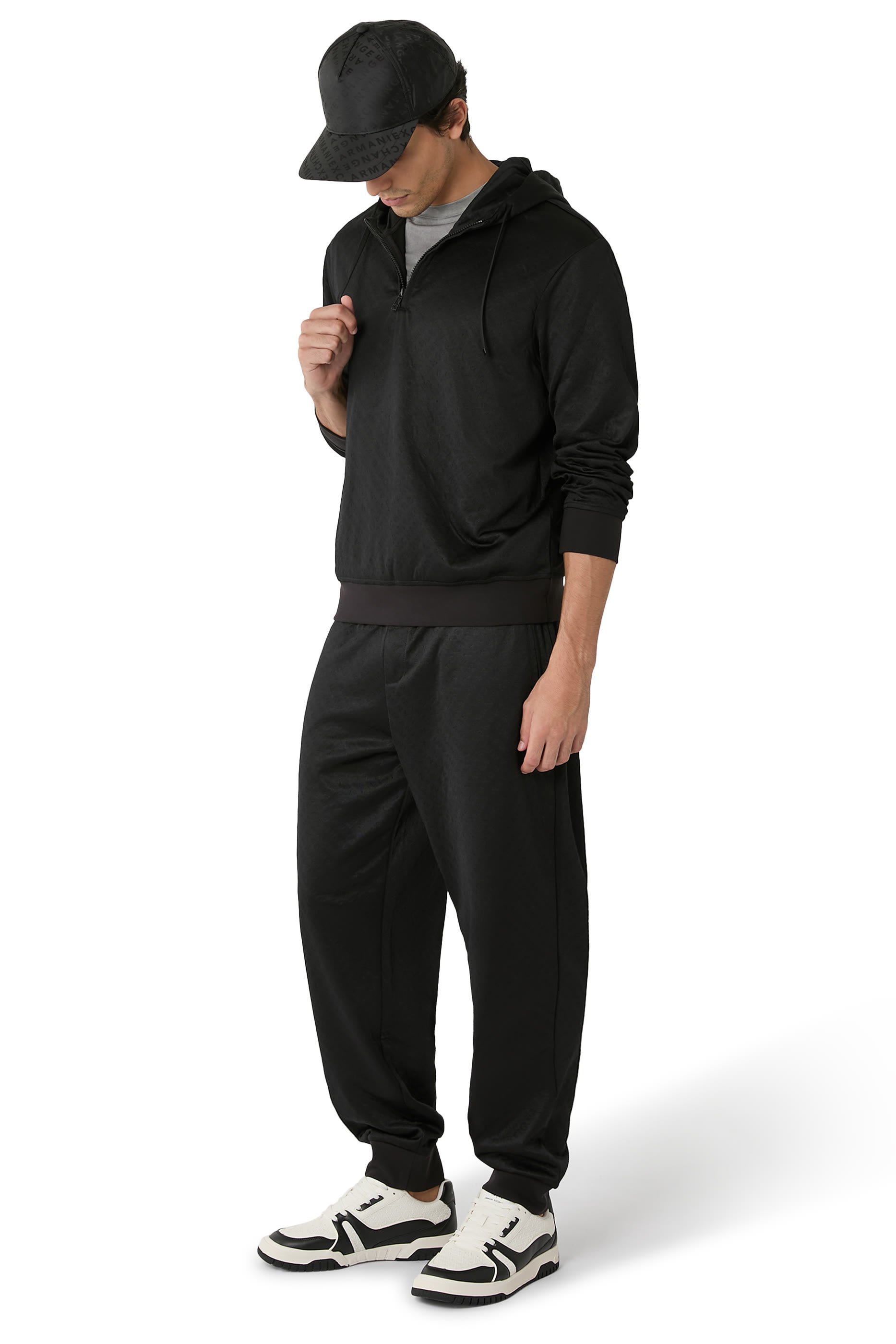 بنطال رياضي مخطط بلون متباين