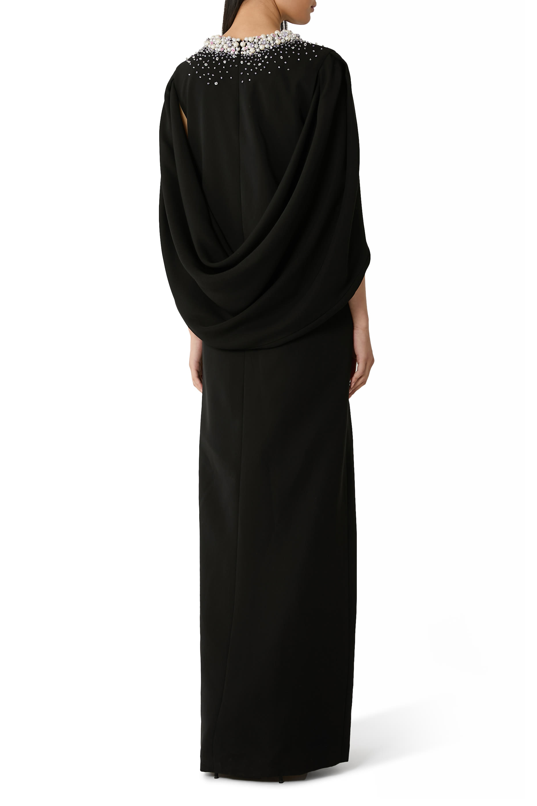  فستان سهرة بأكمام طويلة مزين بخرز