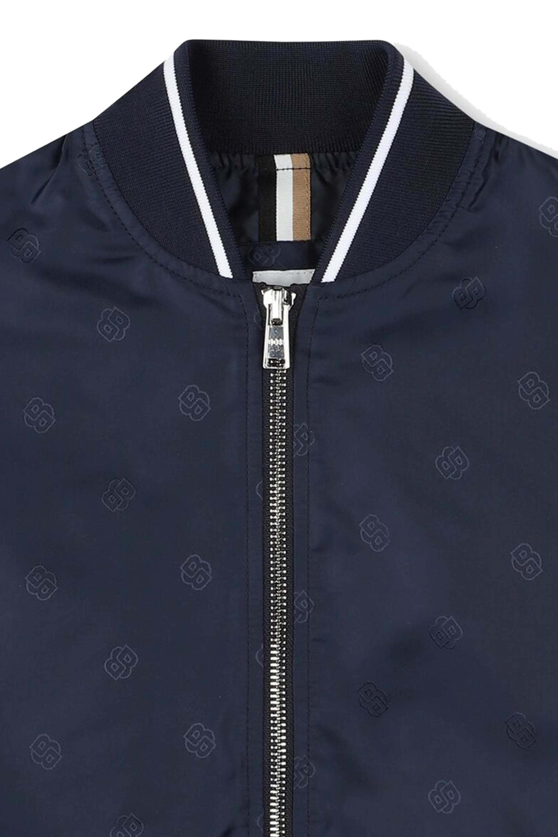 جاكيت للأطفال