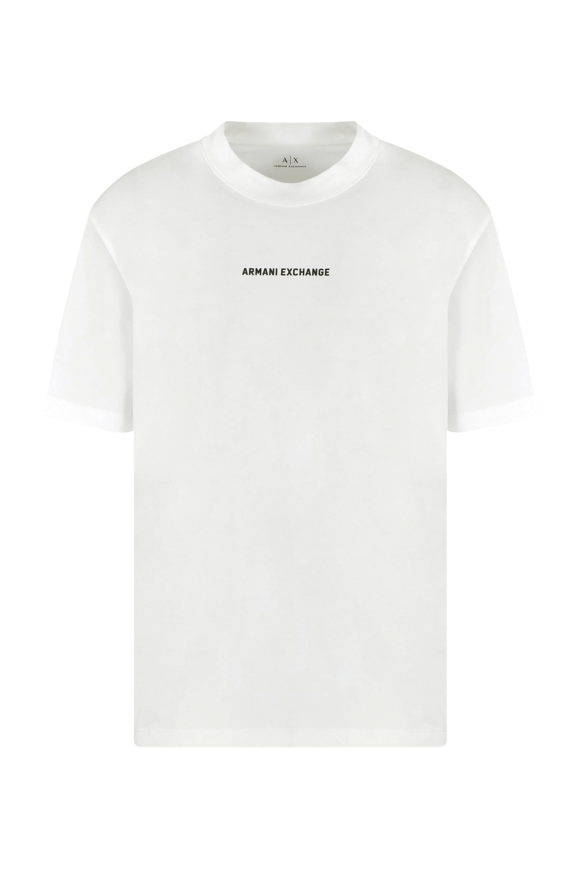 تيشيرت بطبعة شعار الماركة في الخلف والأمام