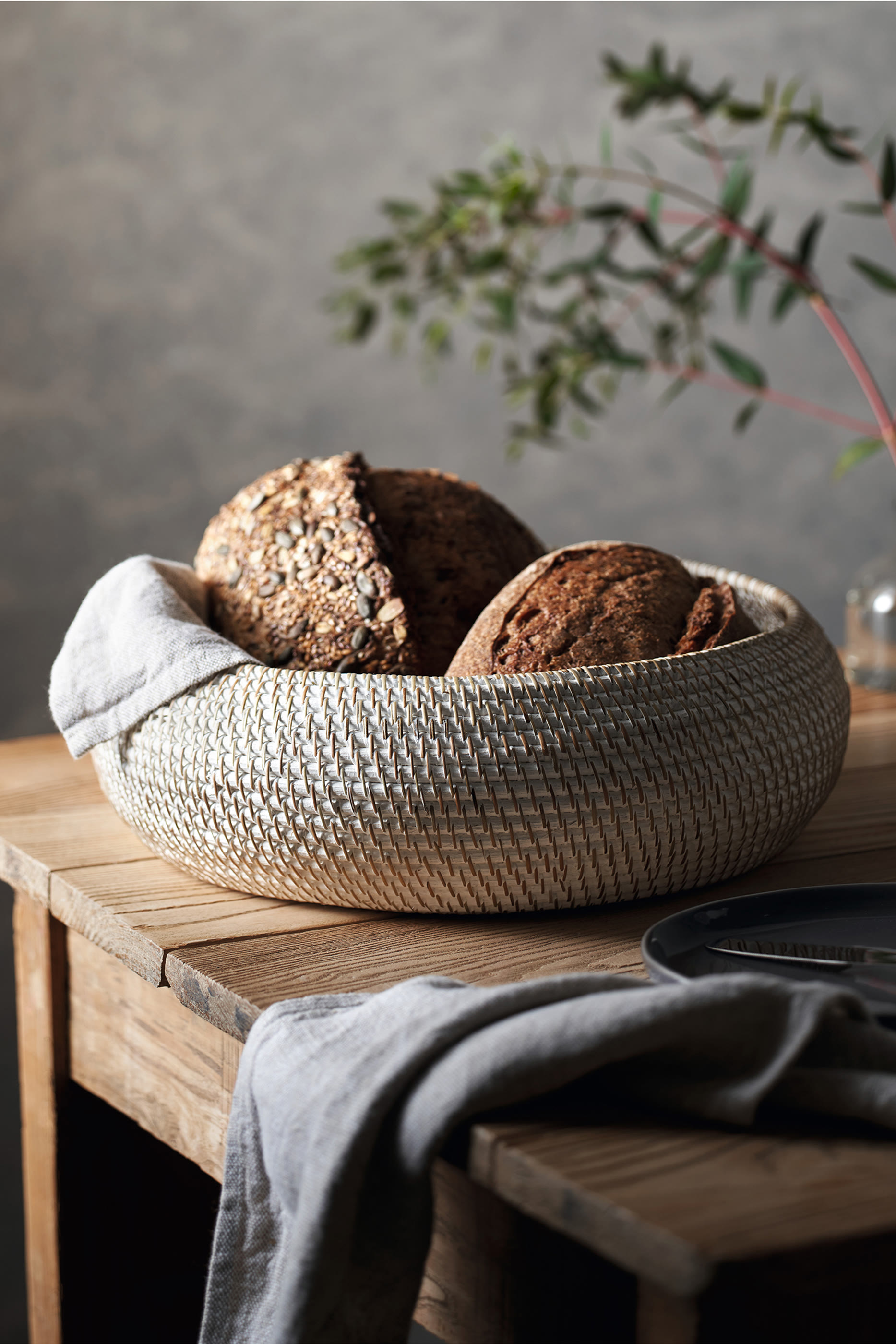 وعاء تقديم خشب روطان أبيض