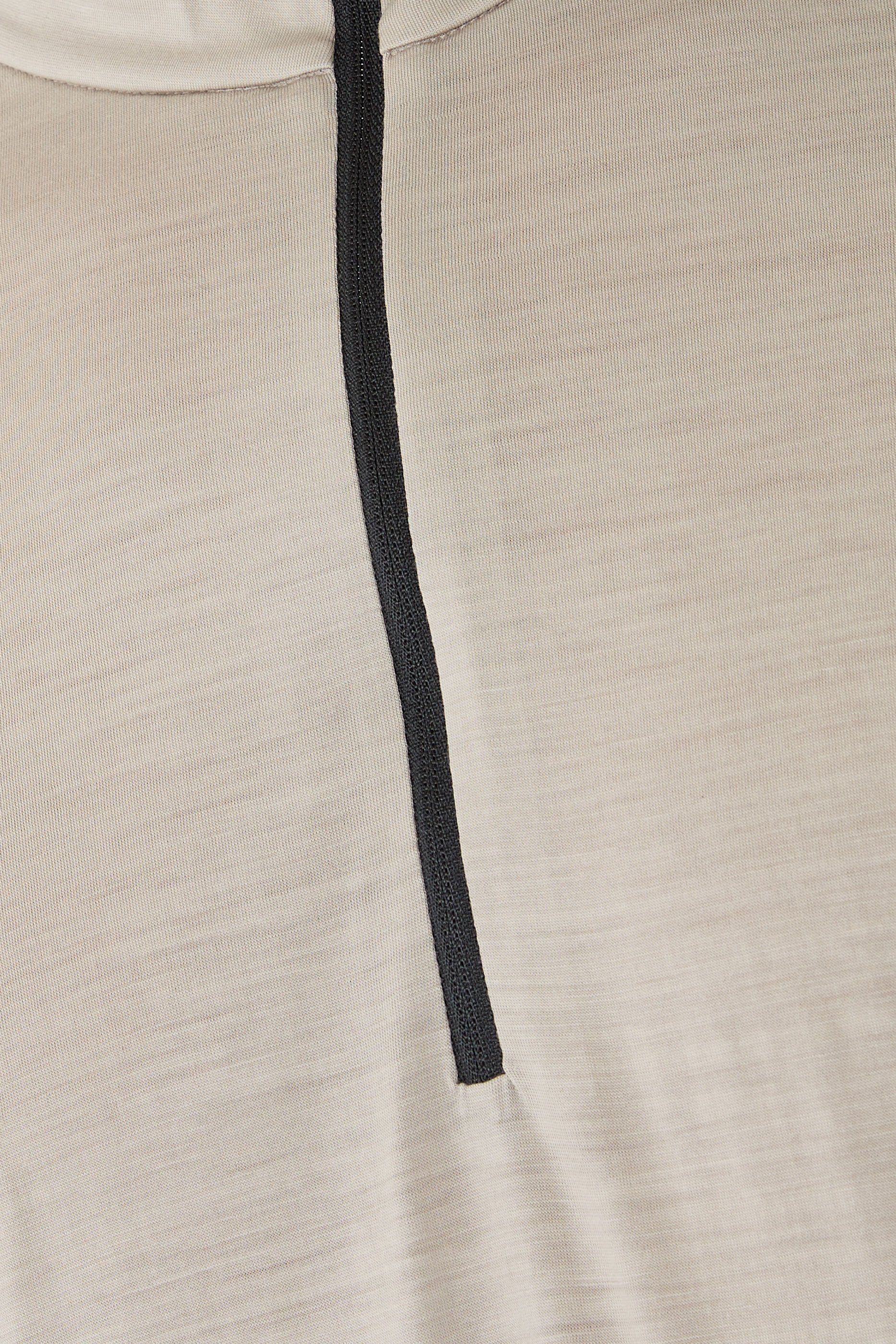 تيشيرت بأكمام طويلة ونصف سحاب