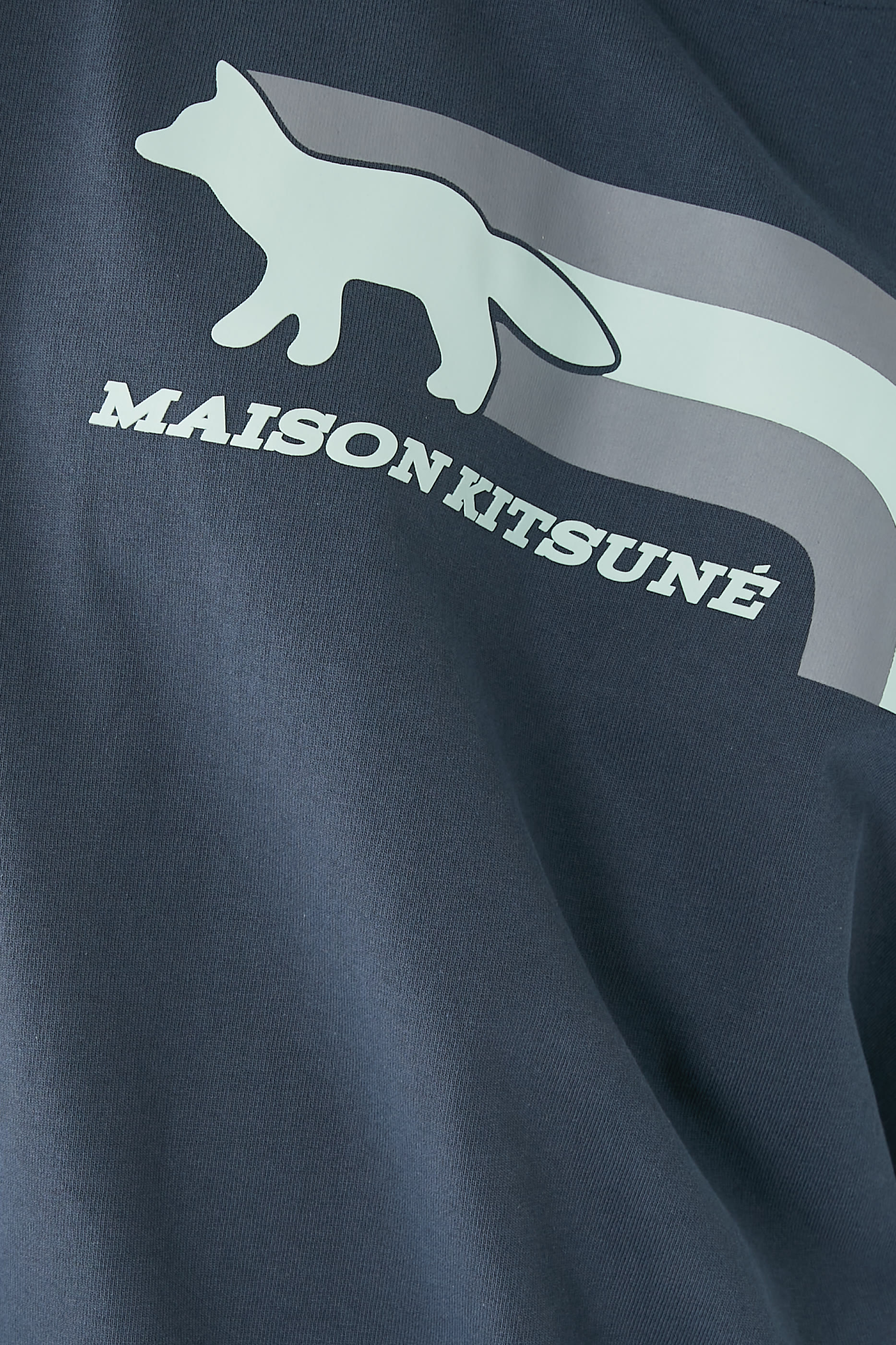 تيشيرت كومفورت بطبعة ثعلب