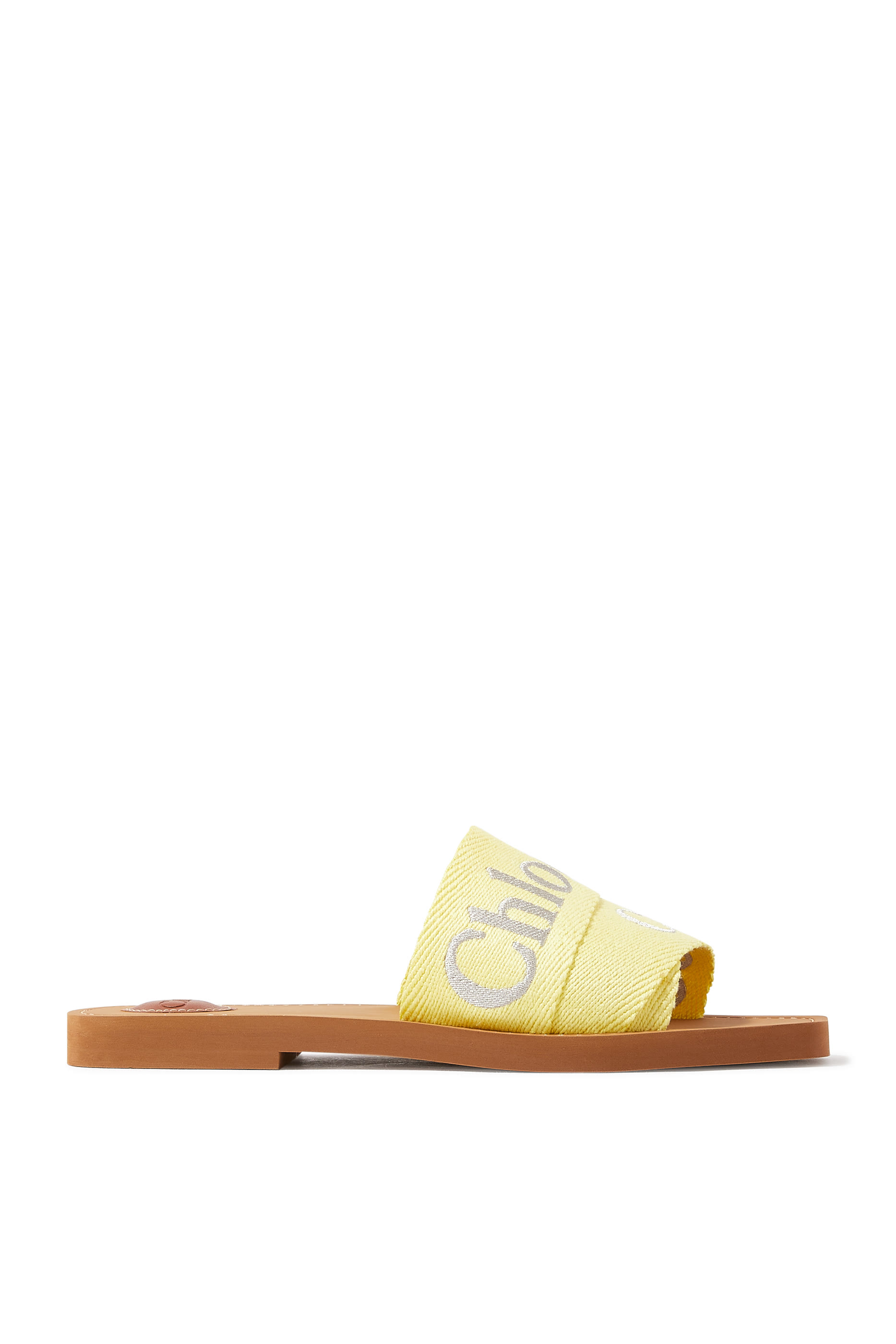 حذاء خفيف وودي بأشرطة محفورة بشعار الماركة