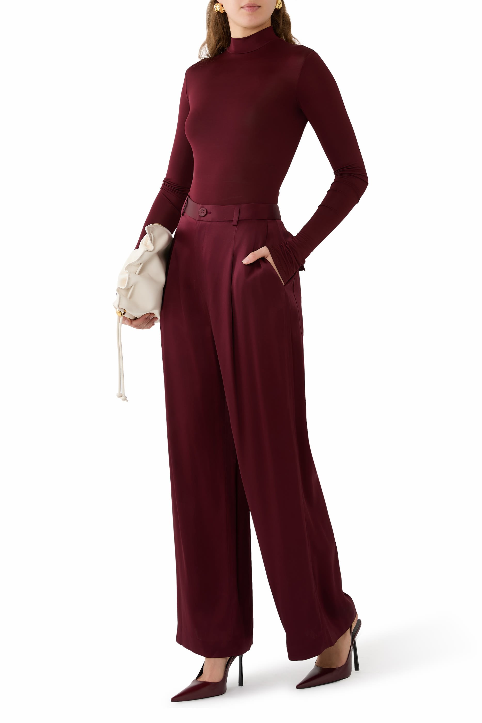 بنطال بطيات وقصة مريحة ساتان