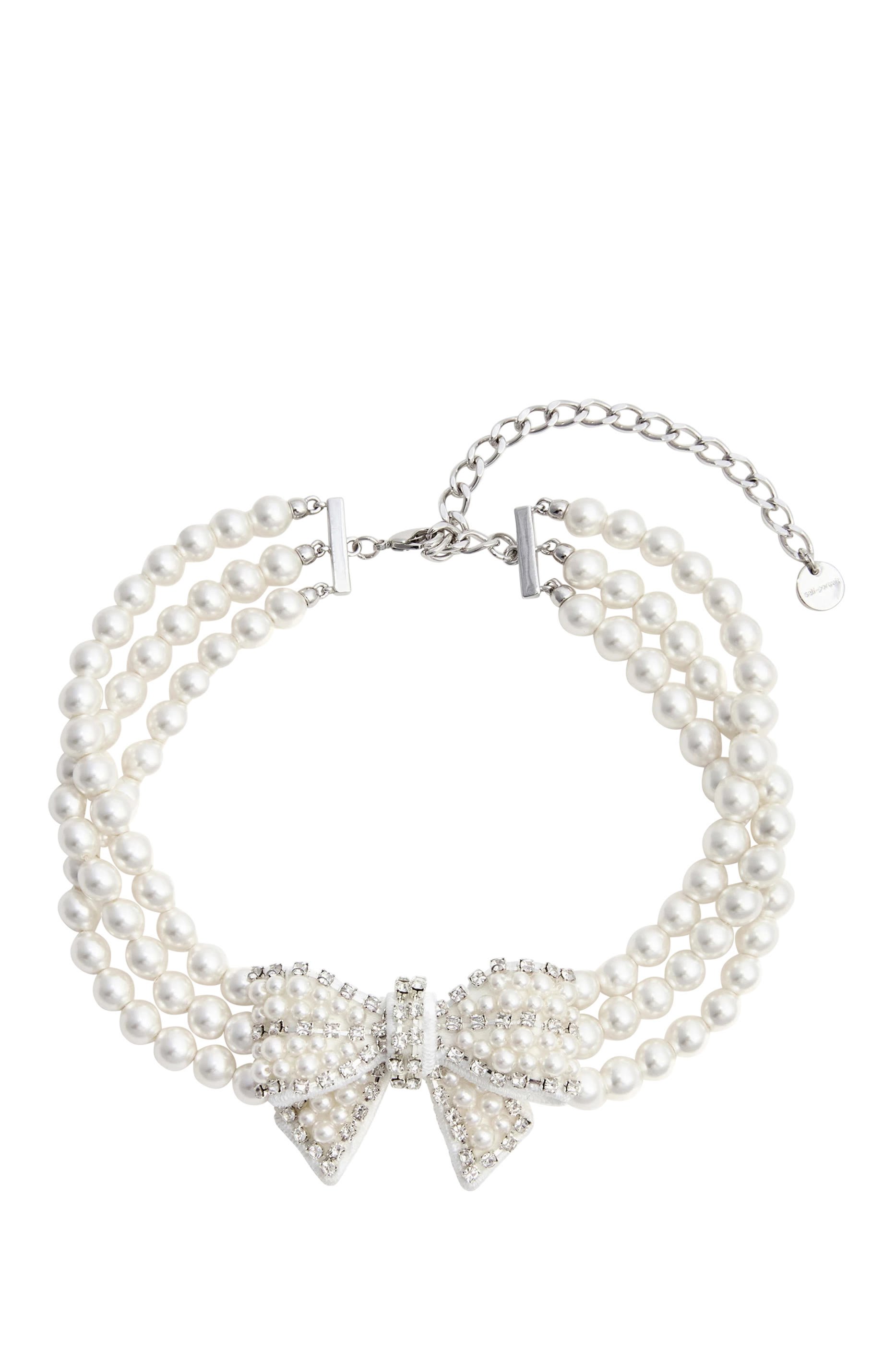 قلادة من اللؤلؤ بحلية على شكل عقدة ستان 