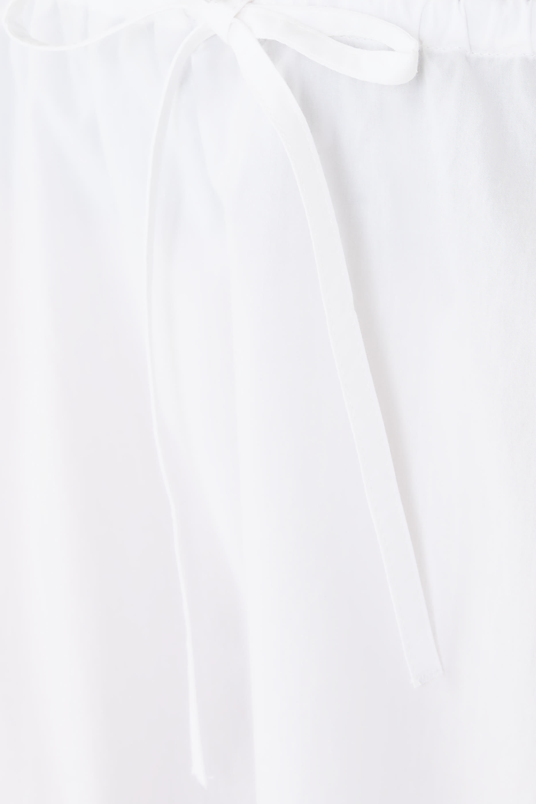 تنورة برباط تضييق