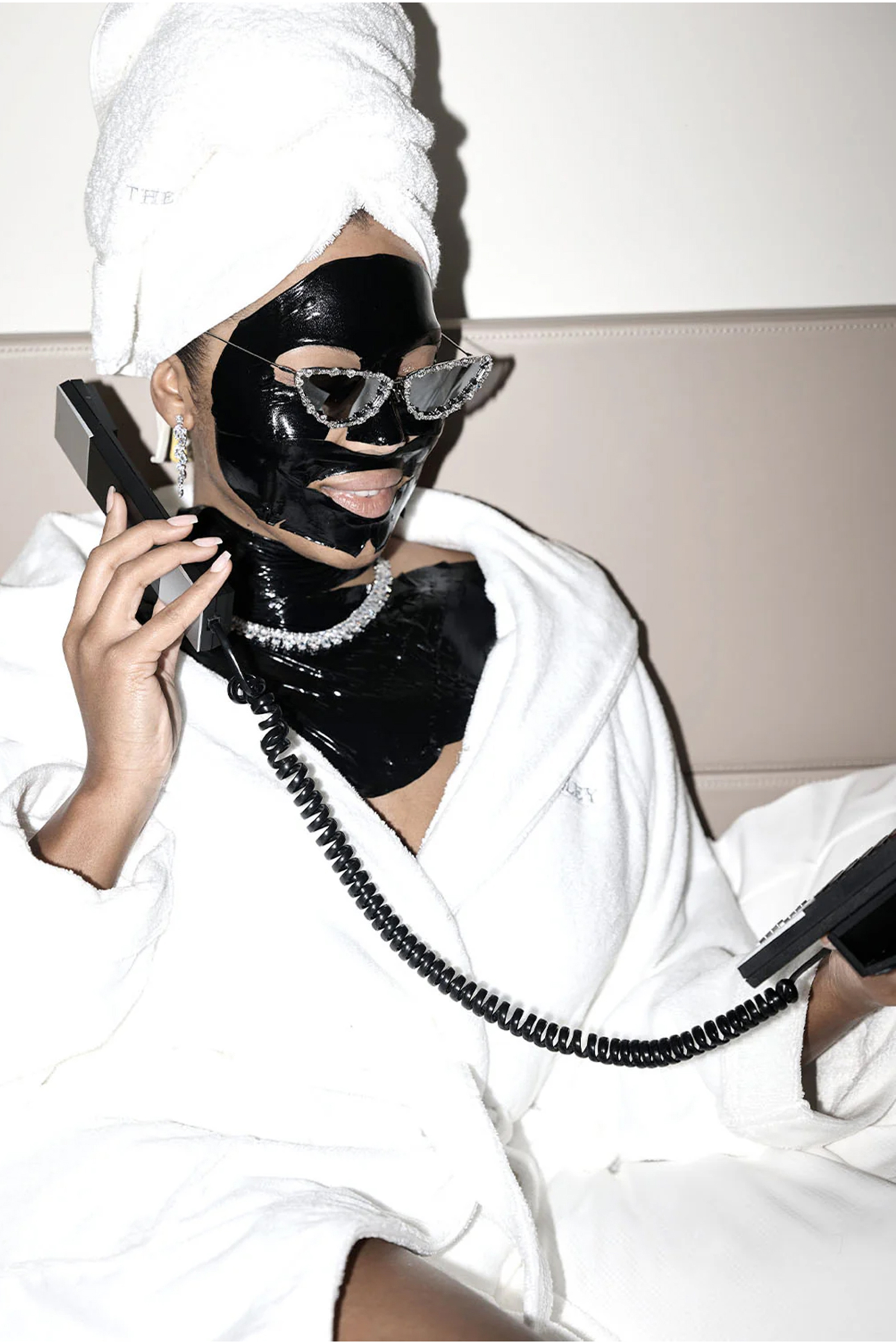 قناع رقبة بلاك دايموند لشد ورفع البشرة