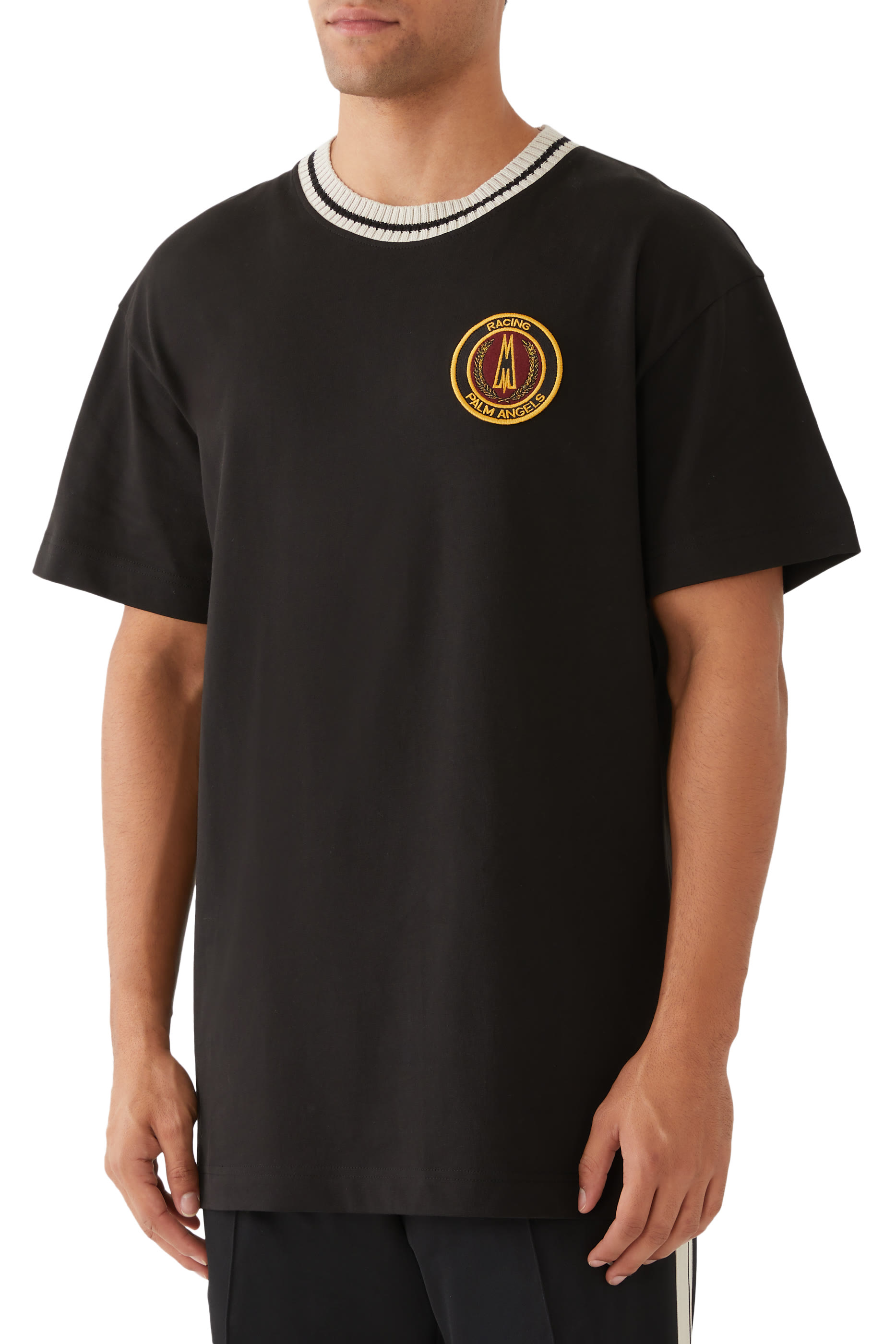 تيشيرت يرقعة شعار الماركة