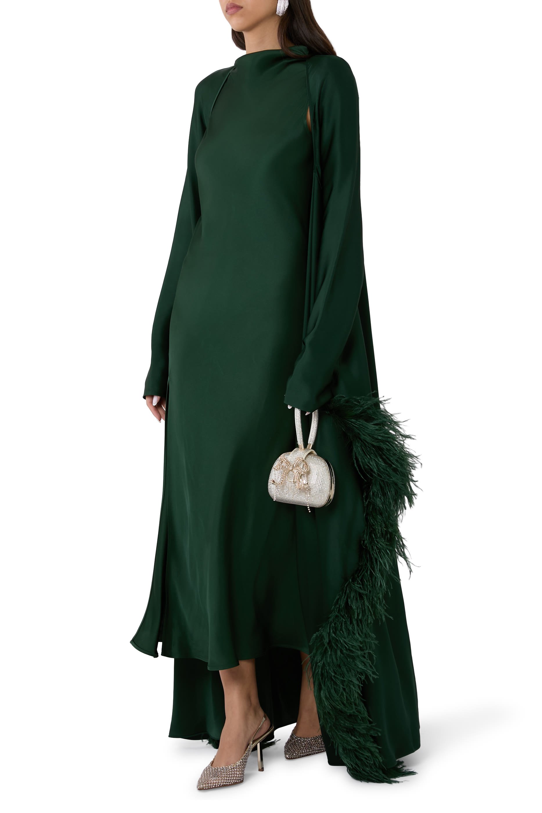 قفطان ستان بأكمام طويلة وحافة بالريش