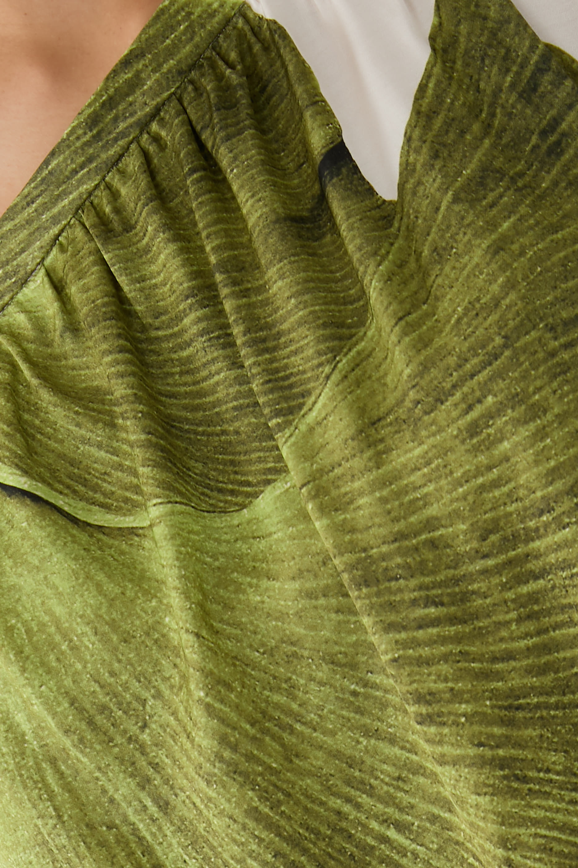 بلوزة سي سينتي بتصميم غير متماثل بكتف واحد