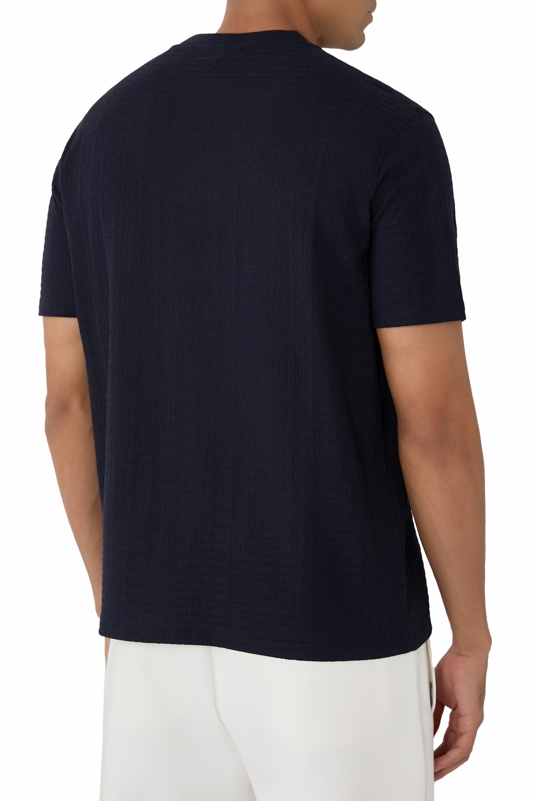 تيشيرت بنقشة شعار الماركة بحجم صغير