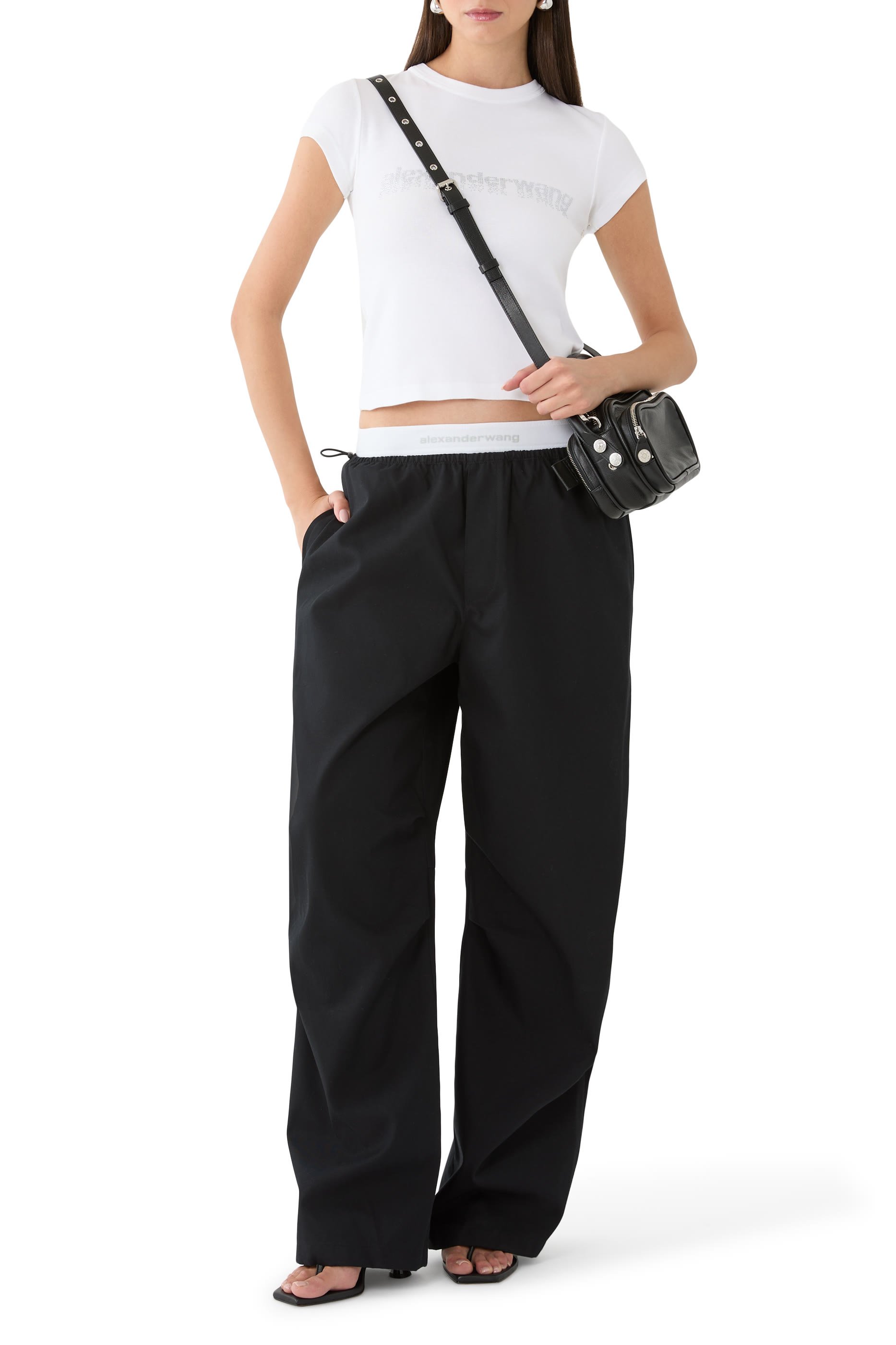 بنطال بخصر مطاطي متوسط الارتفاع وشعار الماركة