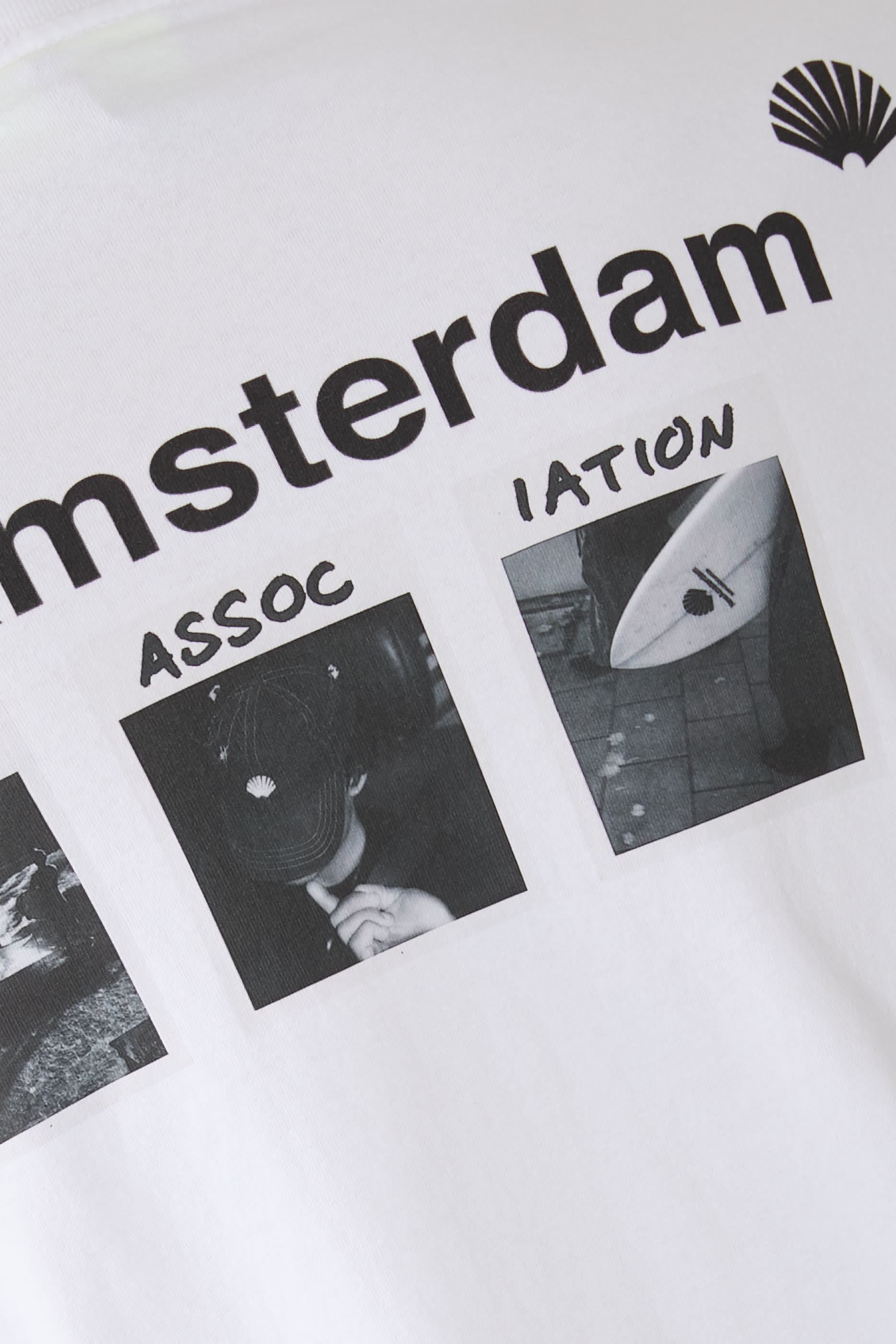 تيشيرت بشعار الماركة