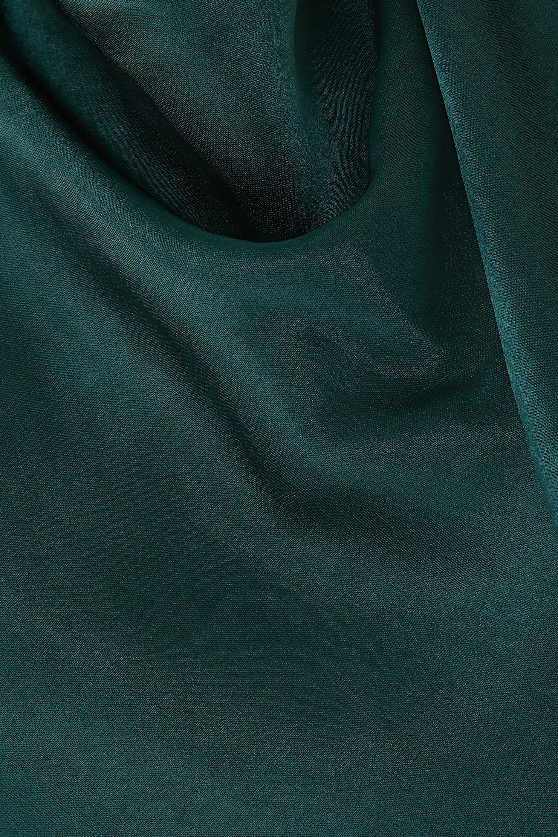 بلوزة بوشاح ستان