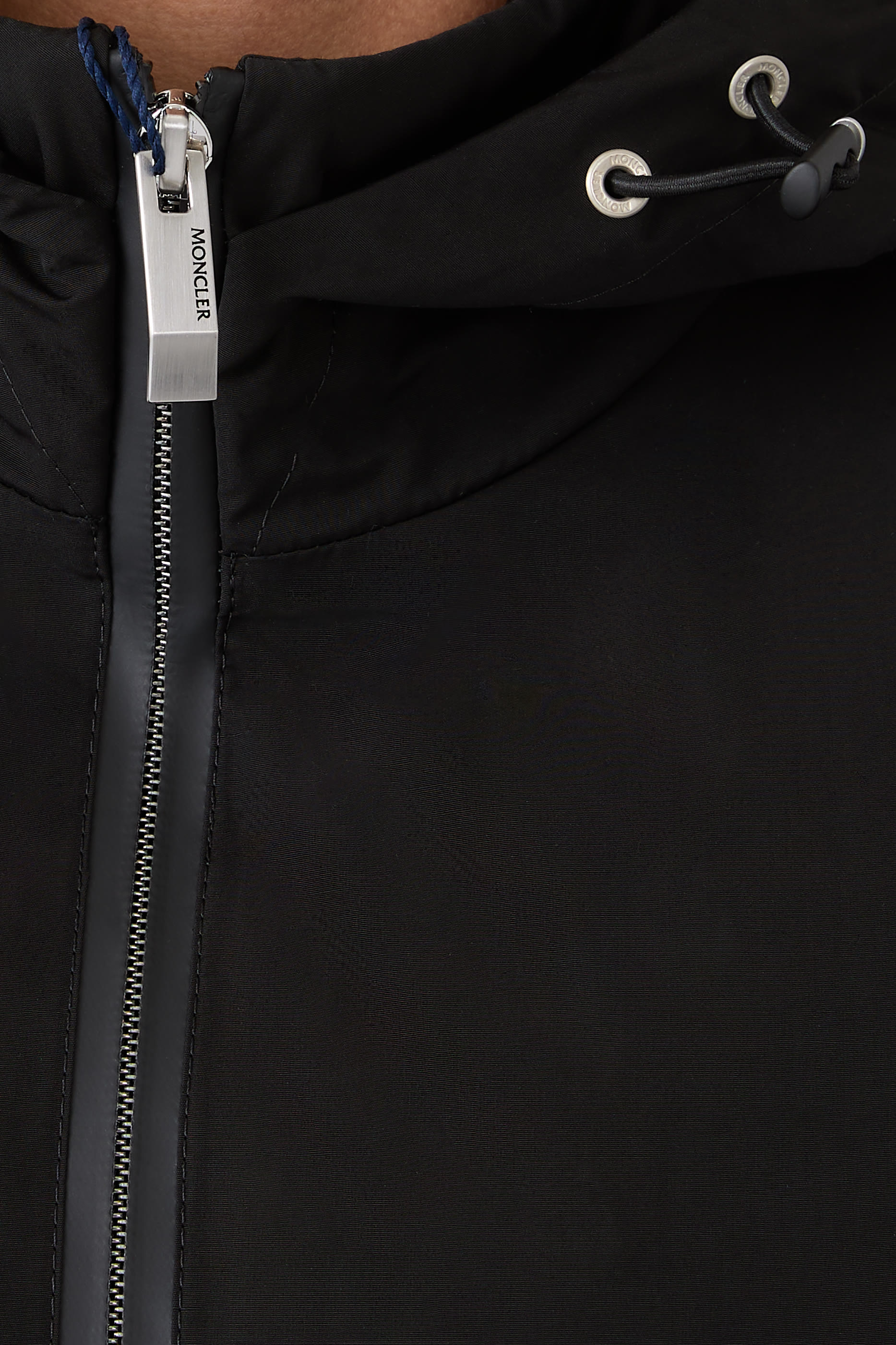 جاكيت ويندبريكر لاشا بغطاء للراس