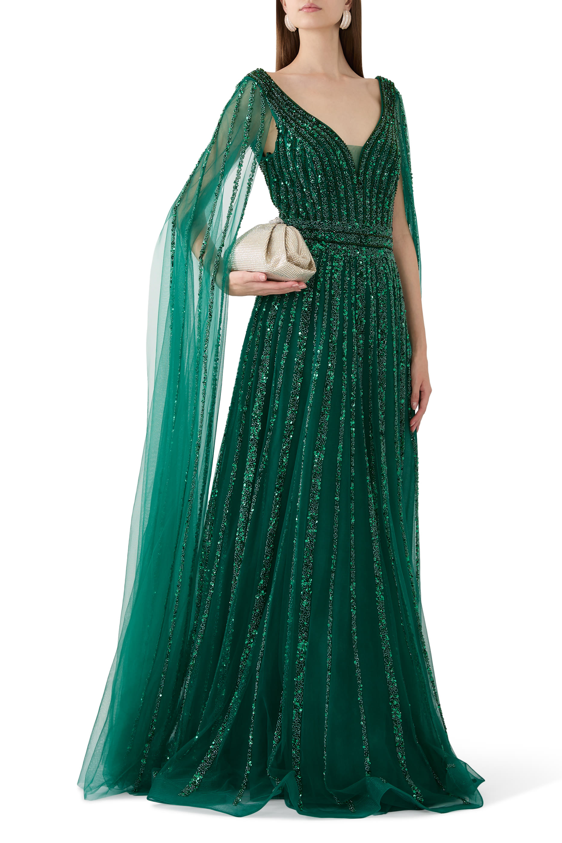 فستان سهرة بأكمام كاب