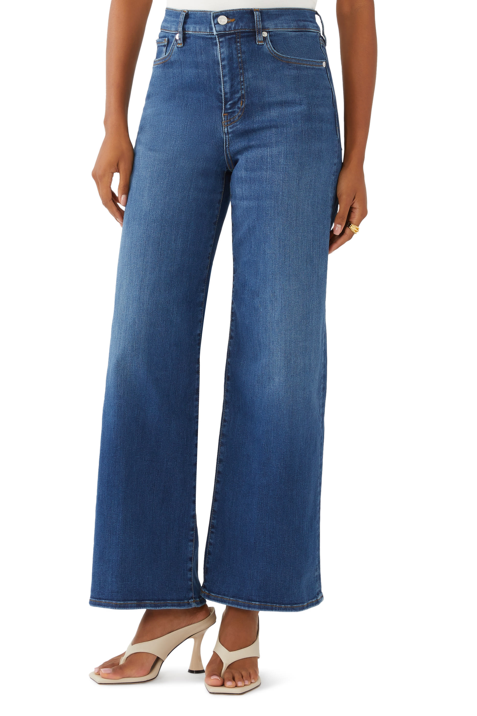 بنطال بالازو بقصة ضيقة على الأرداف