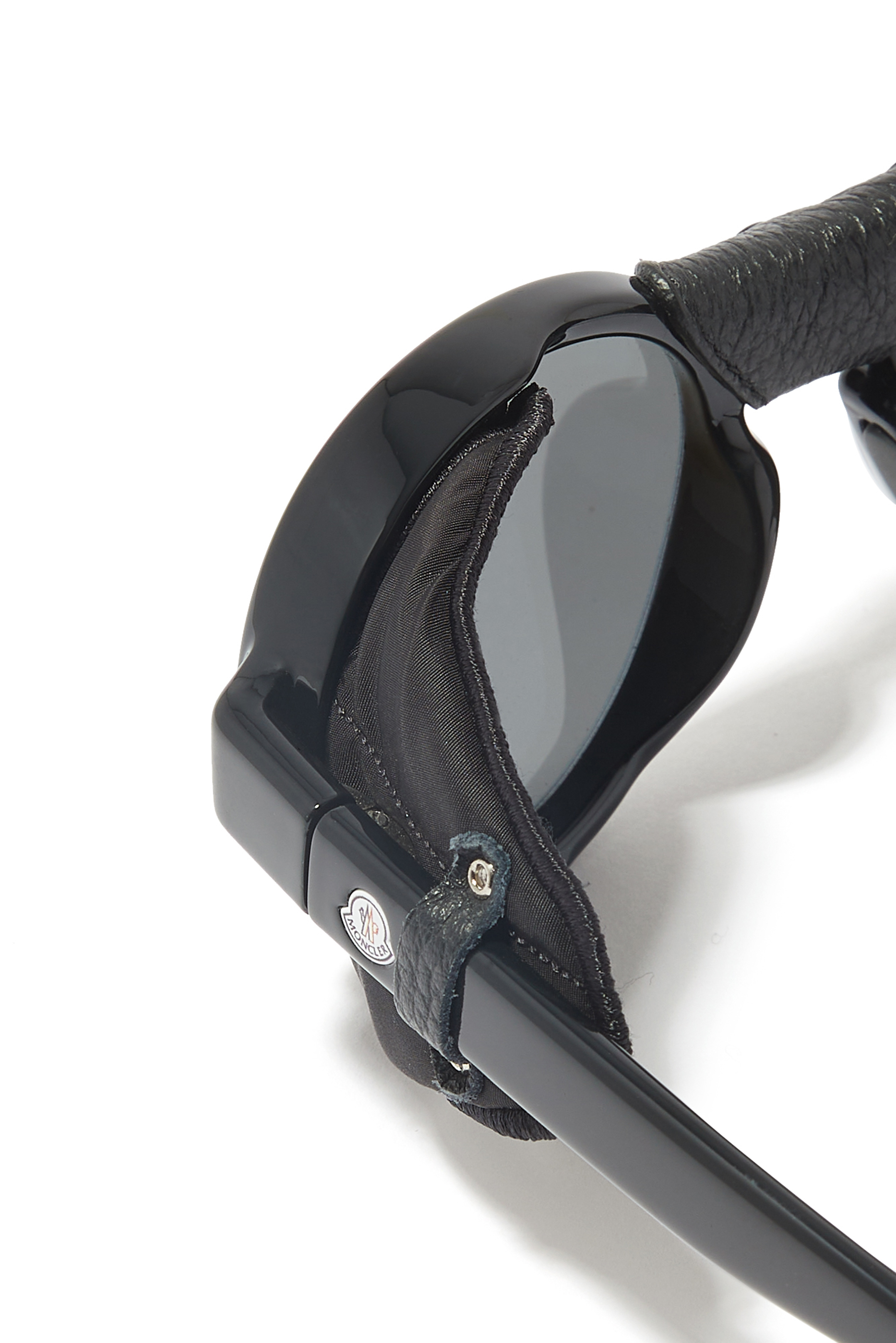 نظارة شمسية ستيراديان بإطار دائري سميك وواقيات جانبية