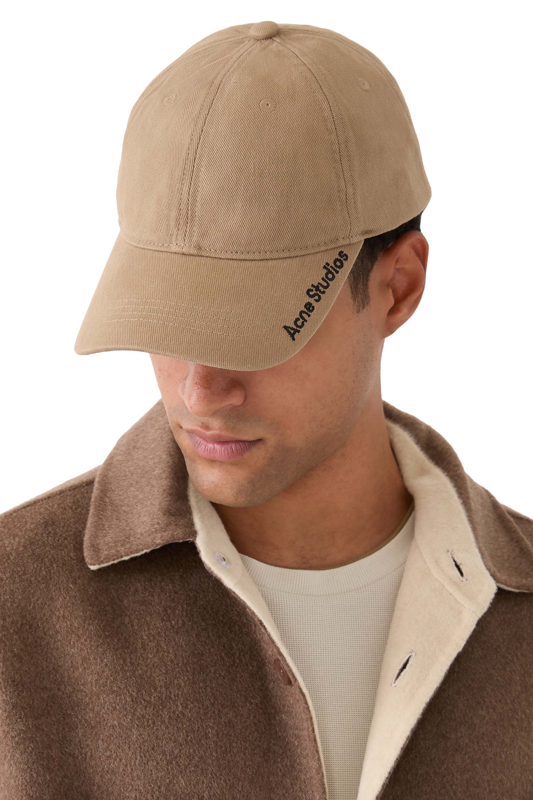 كاب بايسبول بشعار الماركة