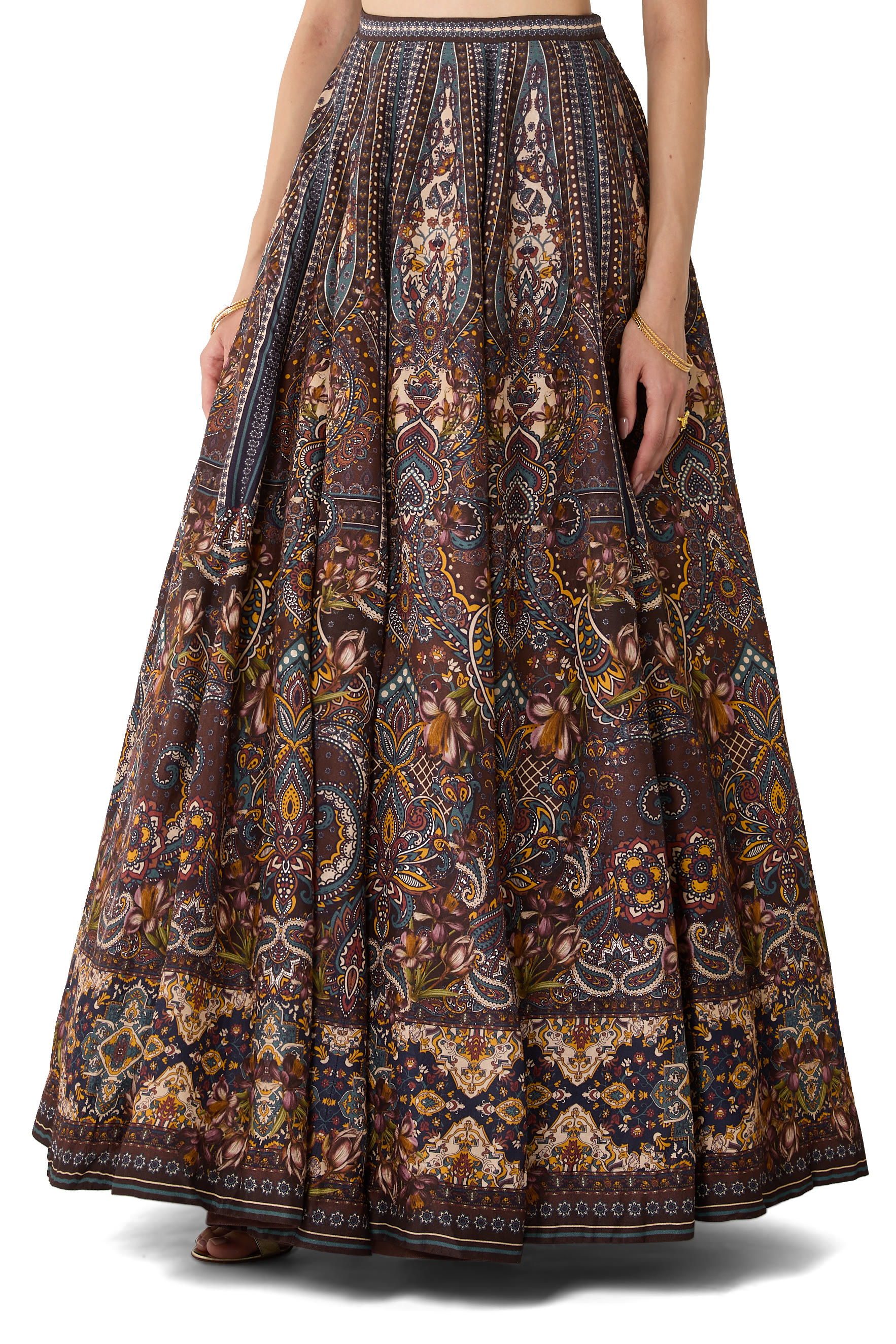 طقم ليهنغا بطبعاتى مع بلوزة كروم