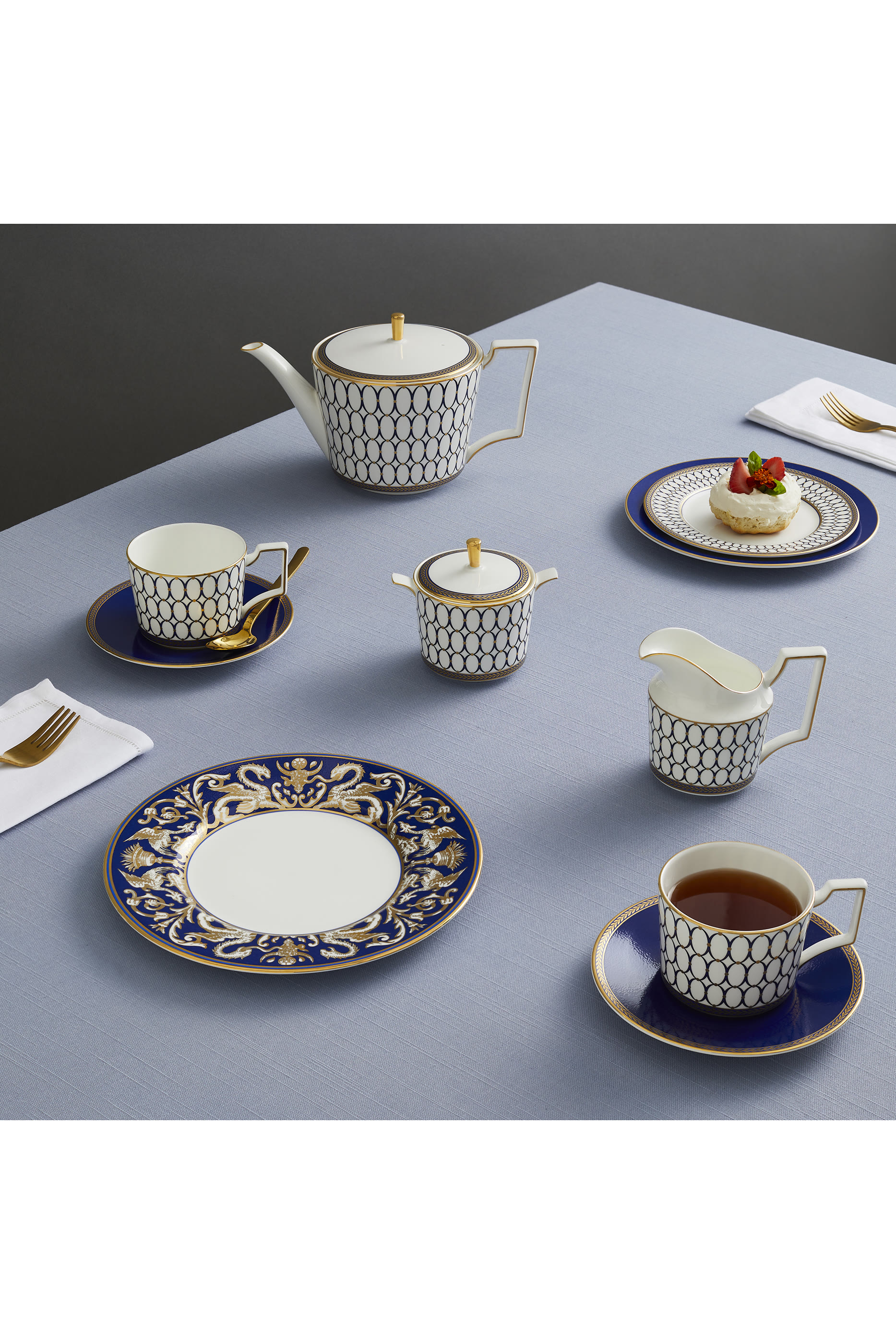 إبريق شاي رينيسنس جولد