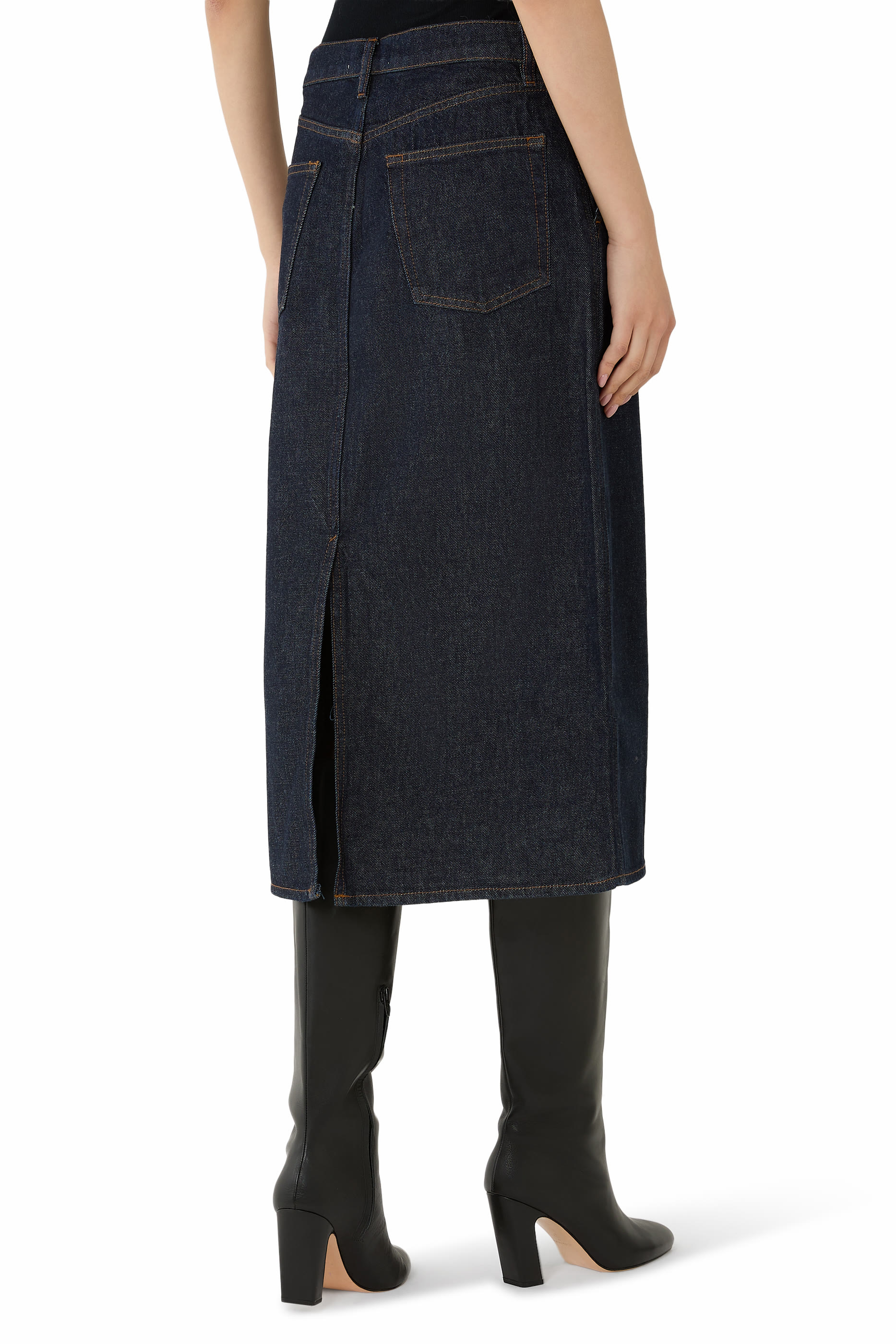 تنورة بقصة ضيقة