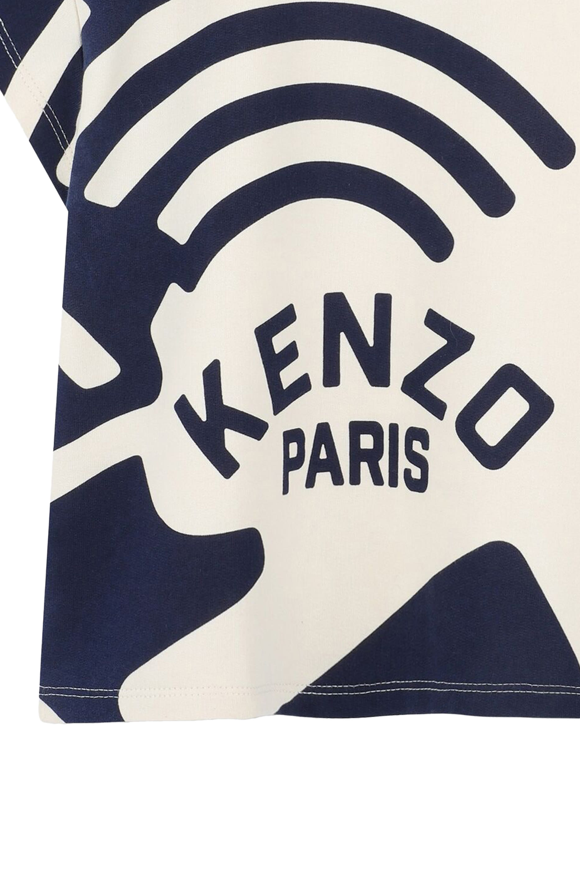 تيشيرت بنقشة شعار الماركة للأطفال