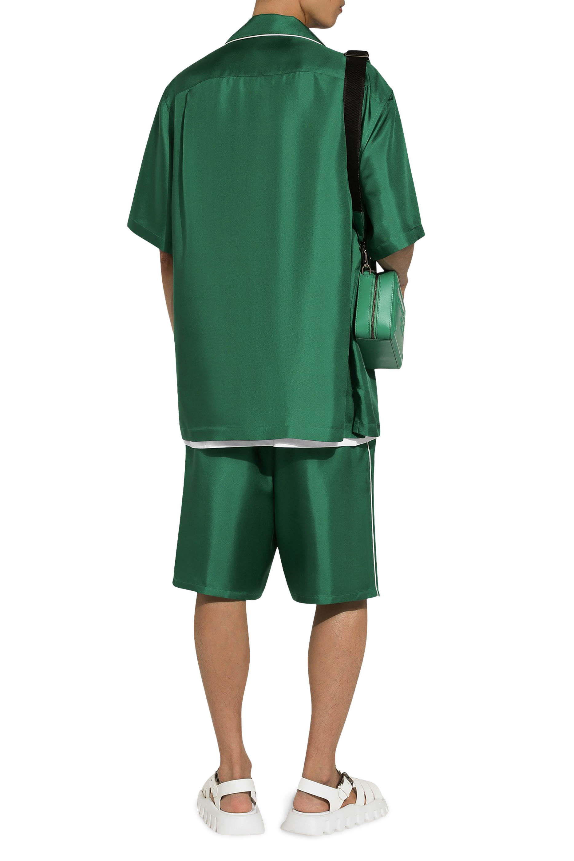 قميص مطرز بحرفي شعار الماركة حرير تويل