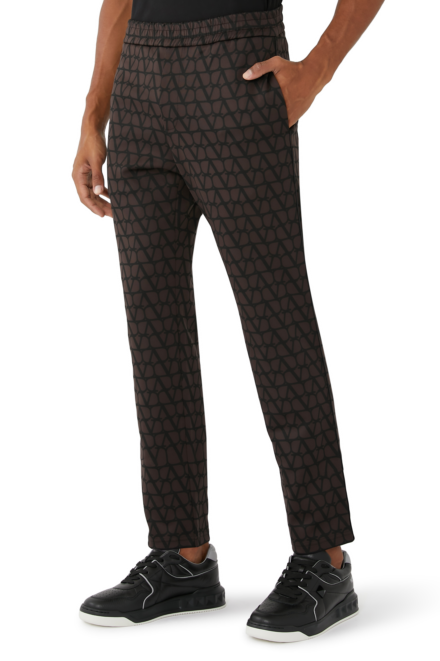 بنطال رياضي بطبعات ايكونوغراف