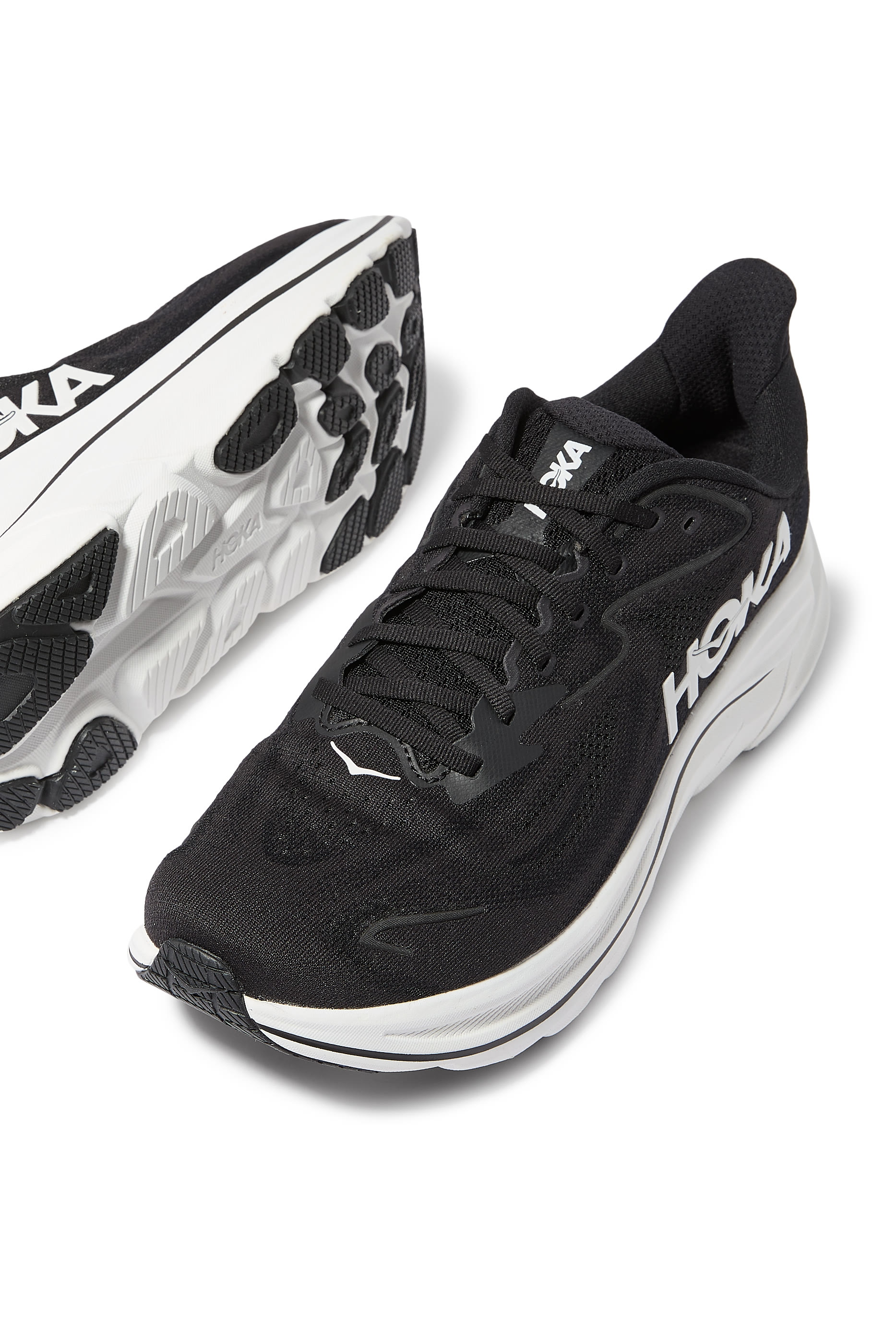 سنيكرز كليفتون 10